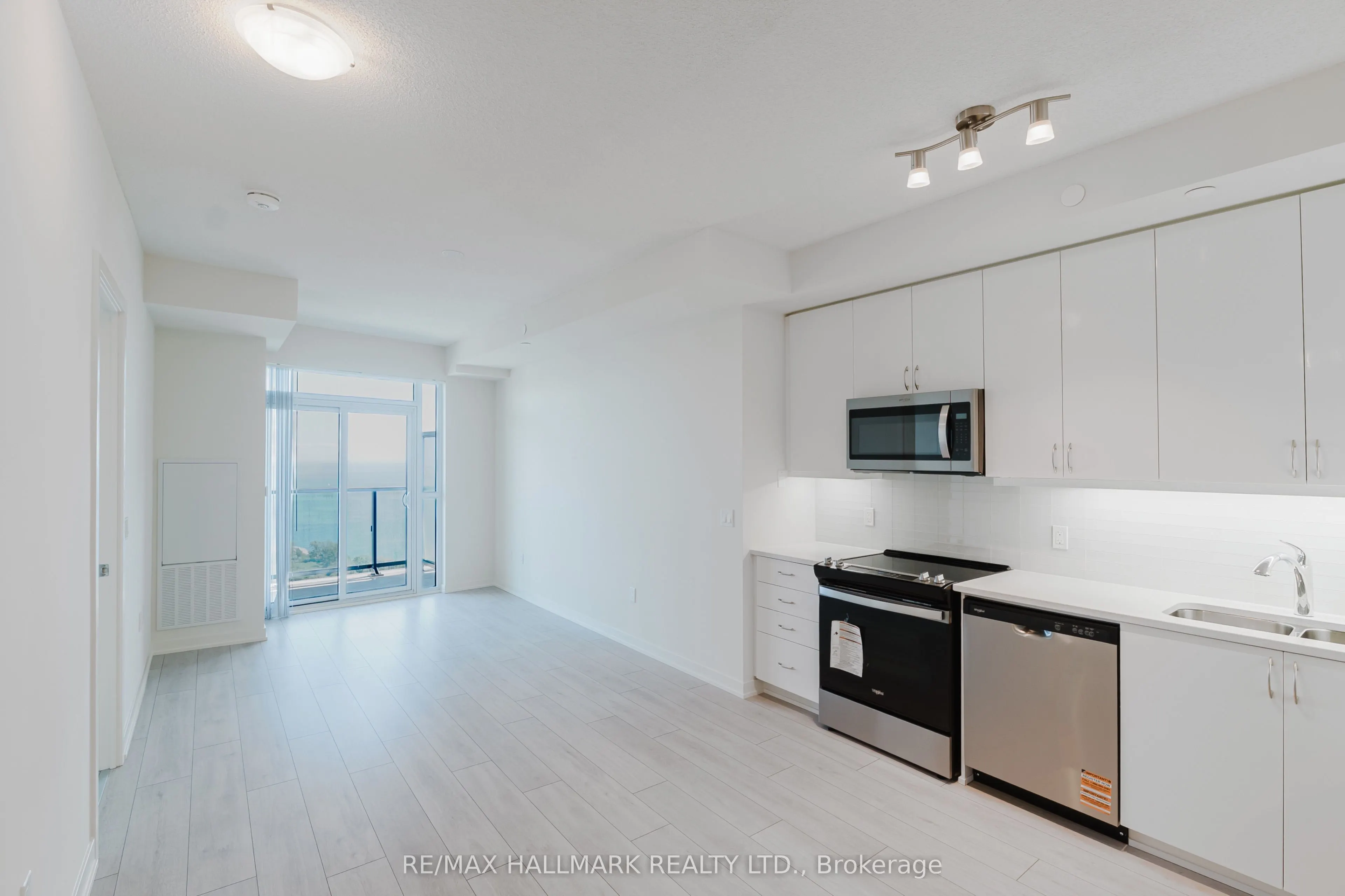 38 ANNIE CRAIG Drive, #3503