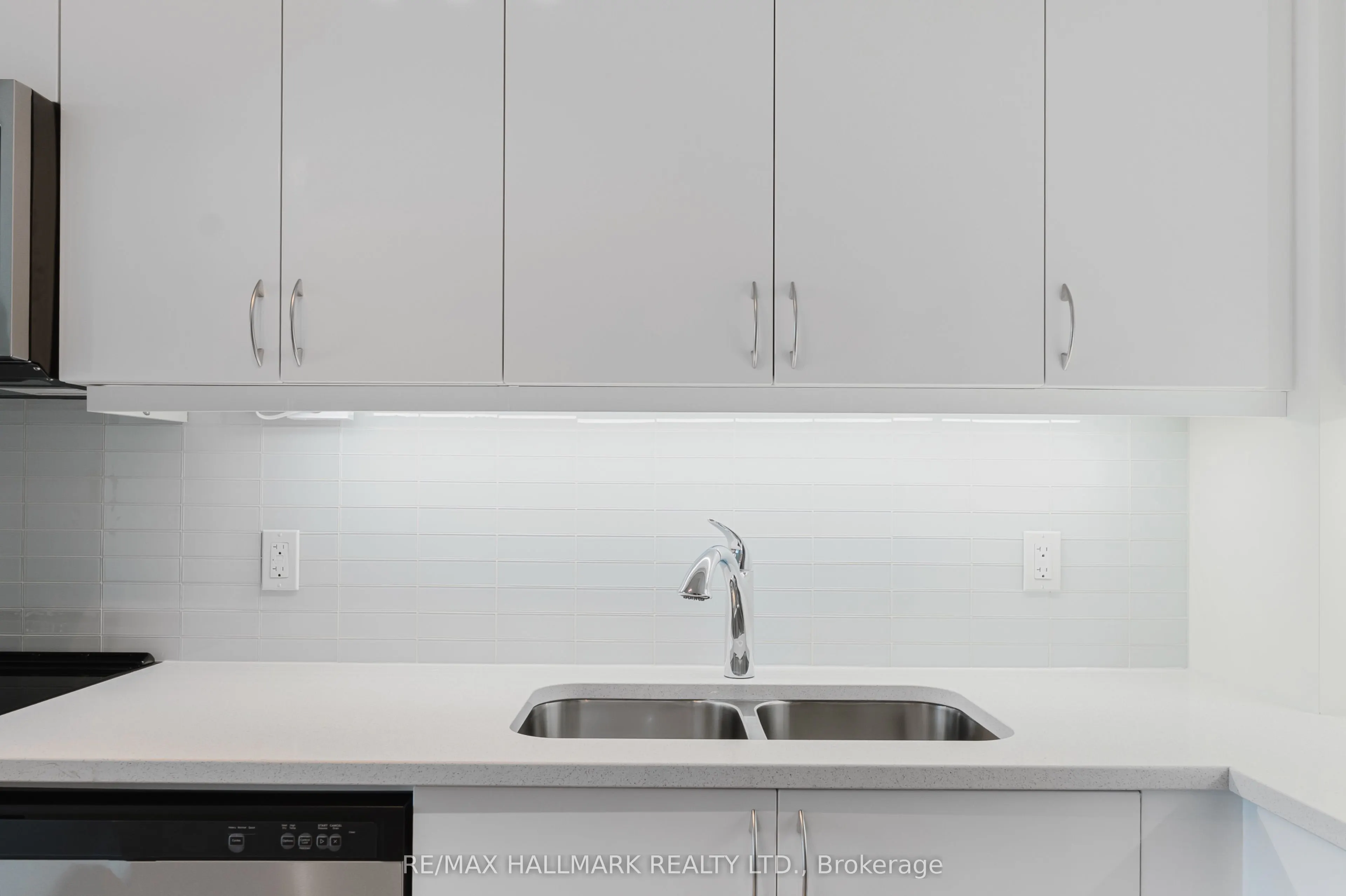 38 ANNIE CRAIG Drive, #3503