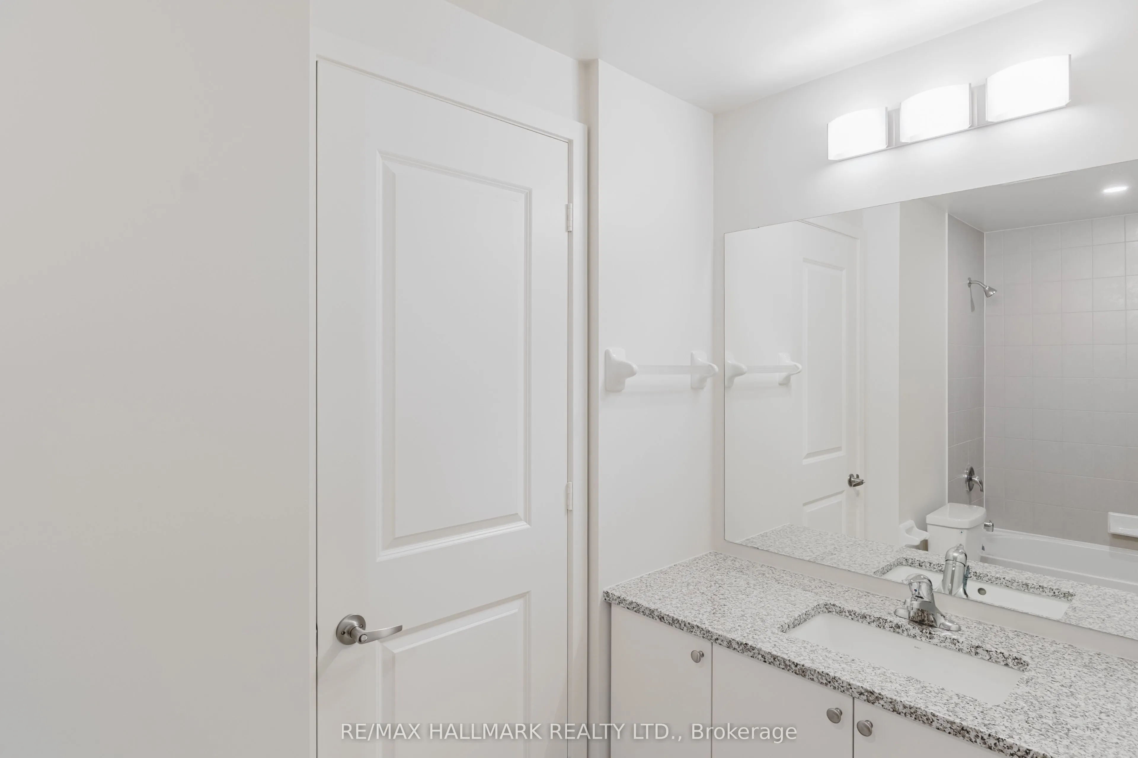 38 ANNIE CRAIG Drive, #3503