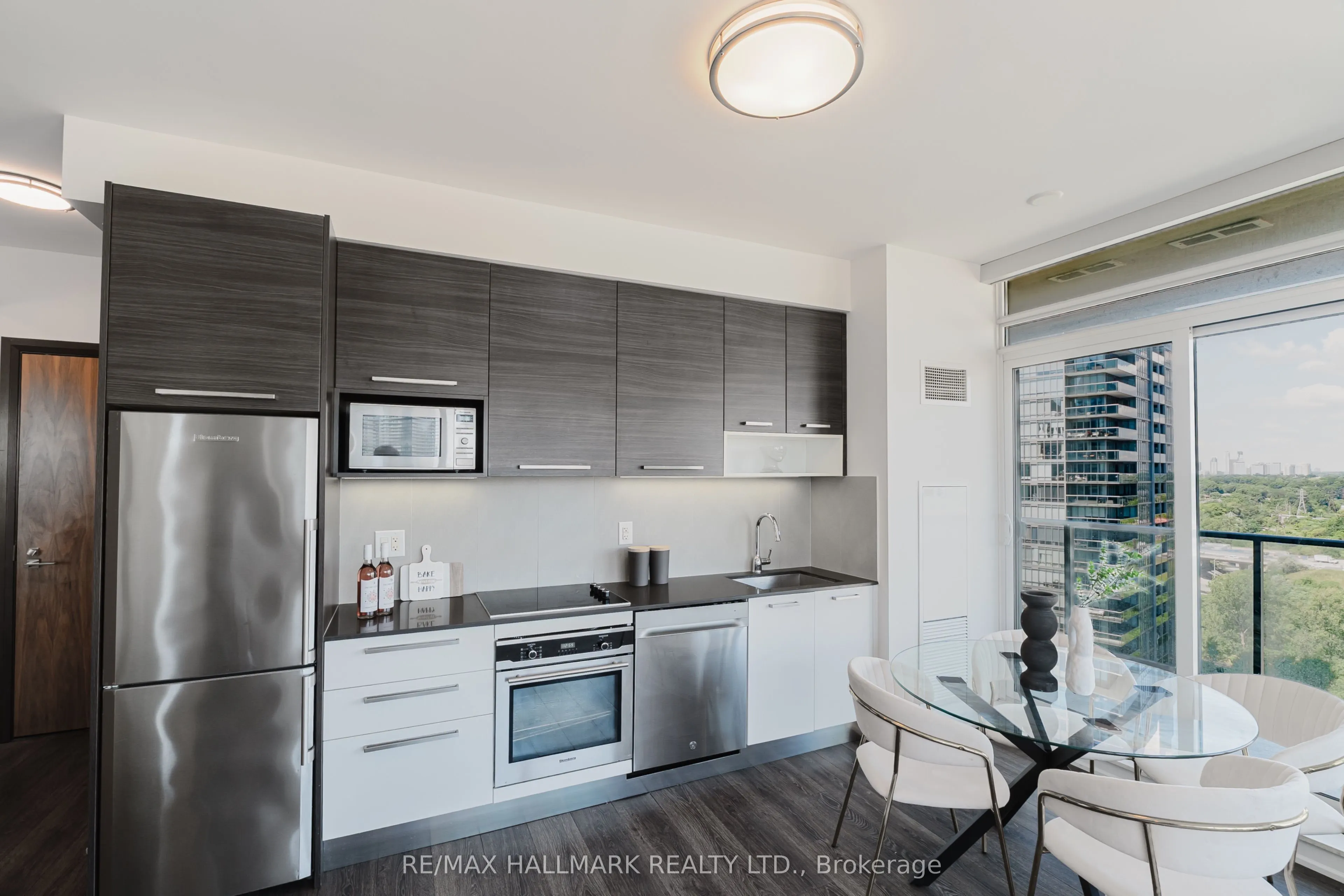 36 PARK LAWN Road, #1609