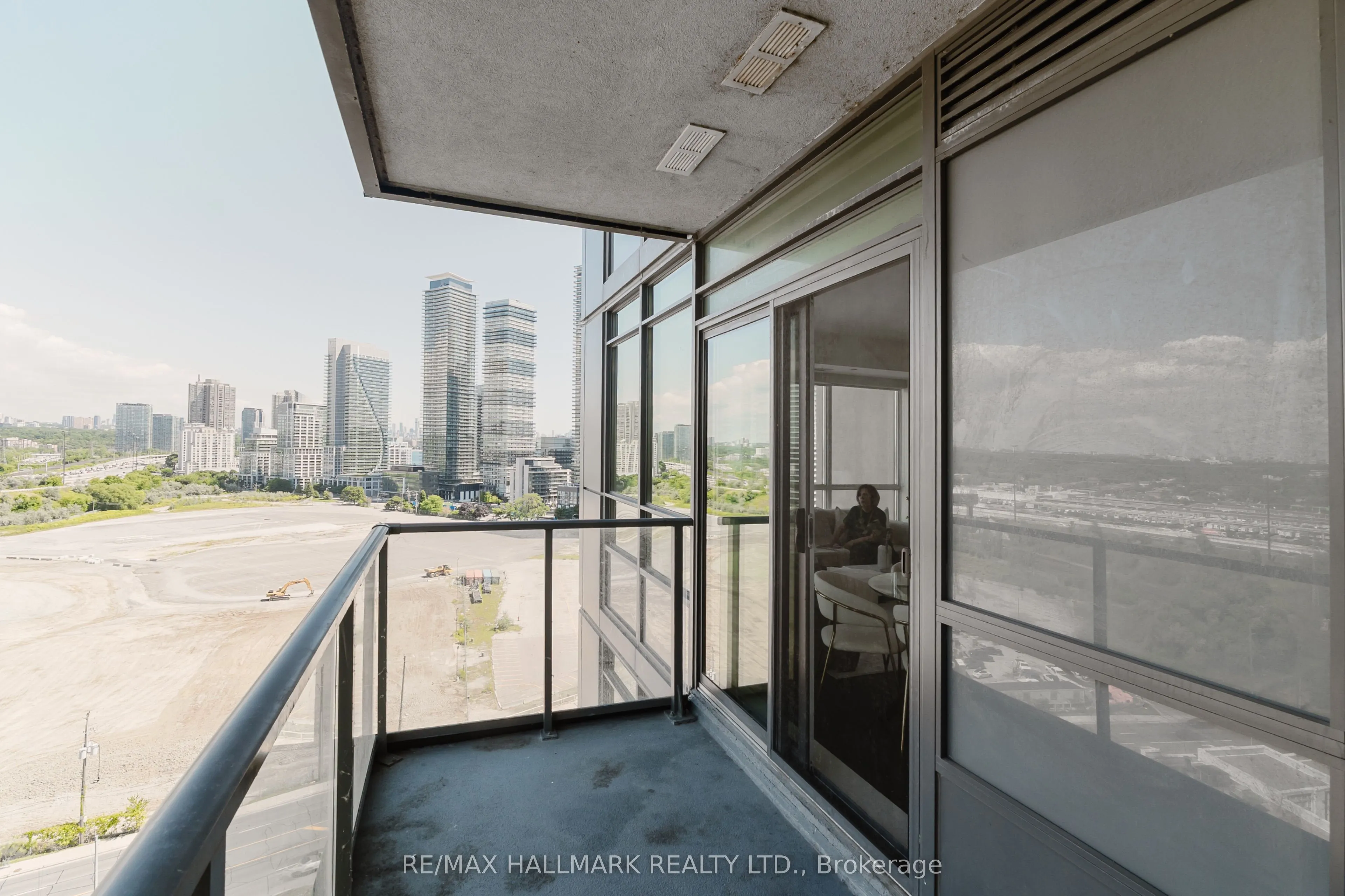 36 PARK LAWN Road, #1609