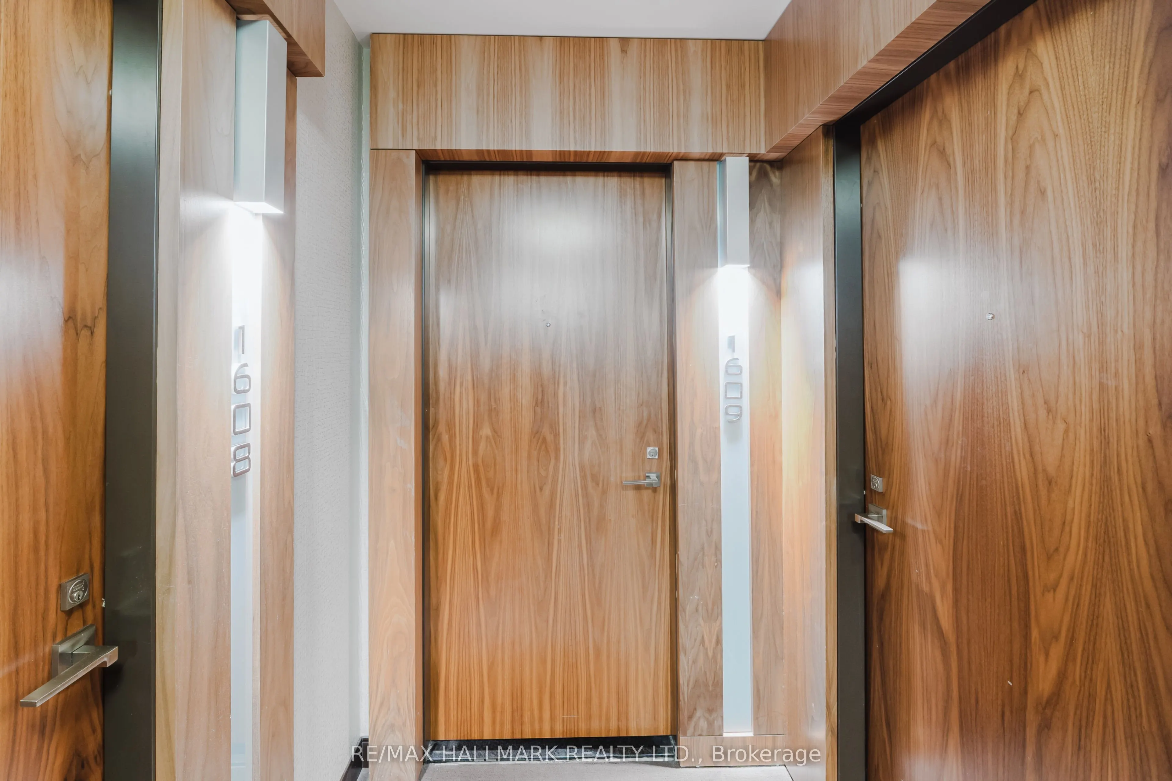 36 PARK LAWN Road, #1609