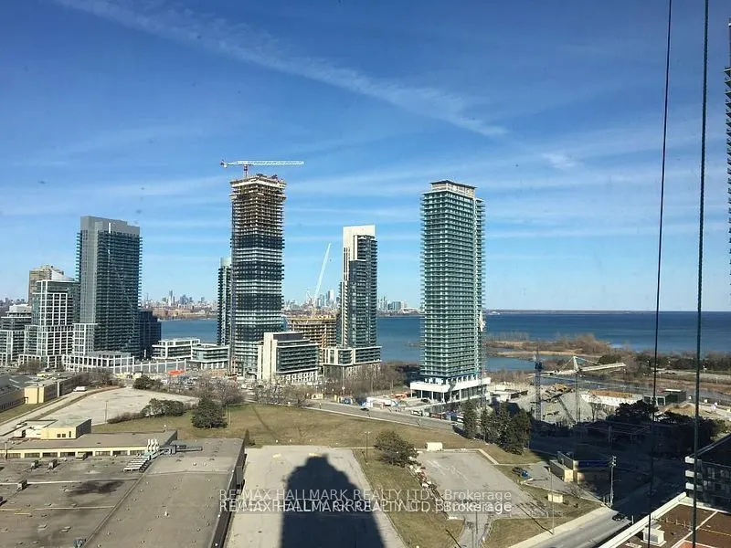 36 PARK LAWN Road, #1609