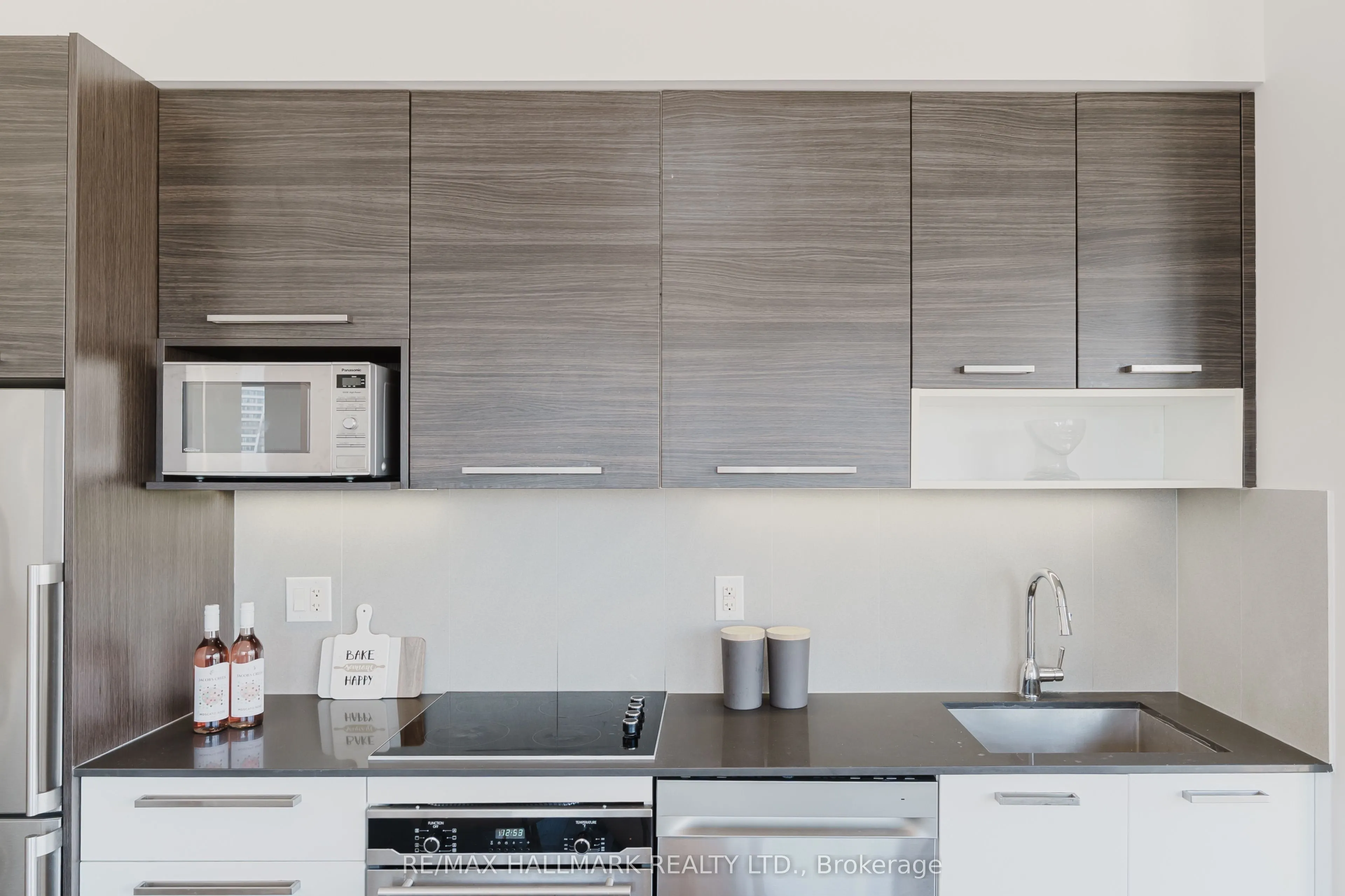 36 PARK LAWN Road, #1609