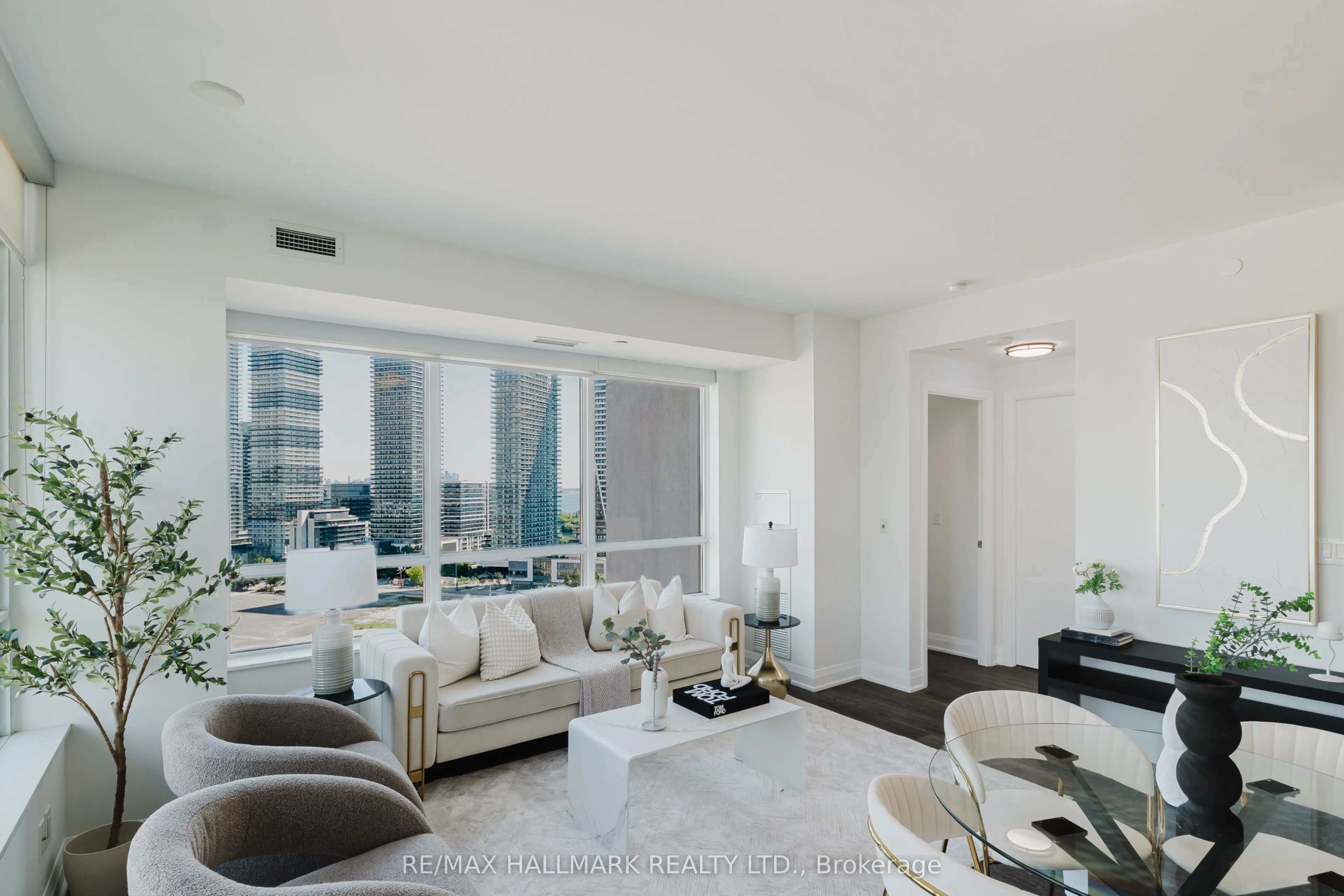 36 PARK LAWN Road, #1609
