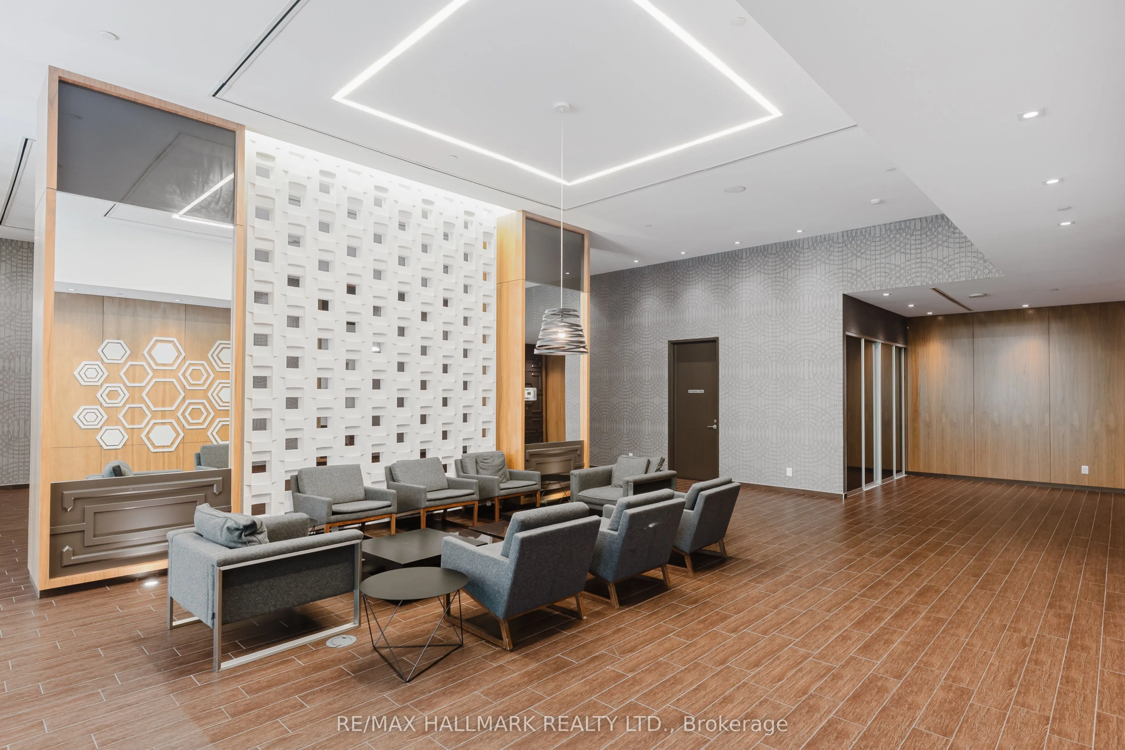 36 PARK LAWN Road, #1609