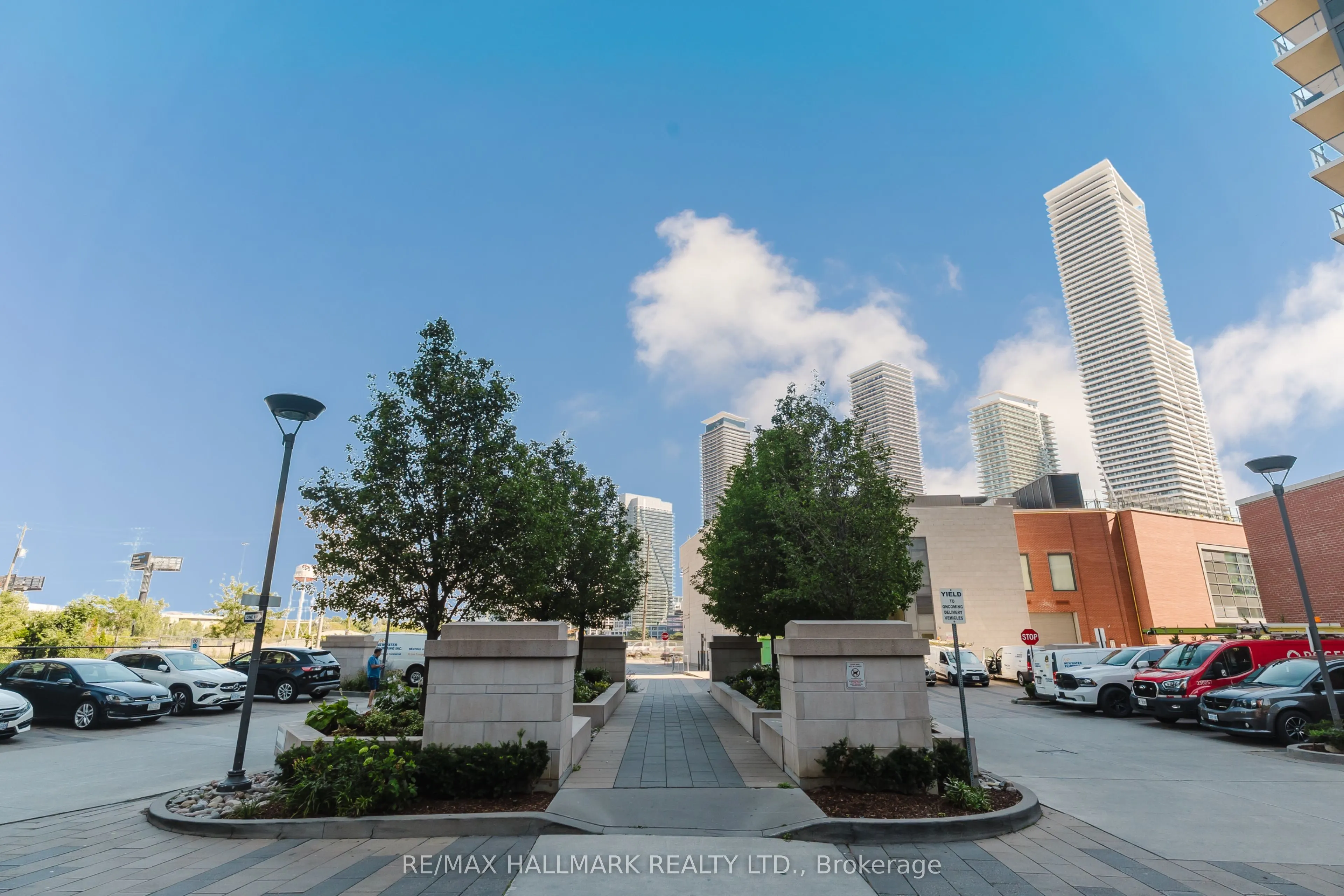 36 PARK LAWN Road, #1609