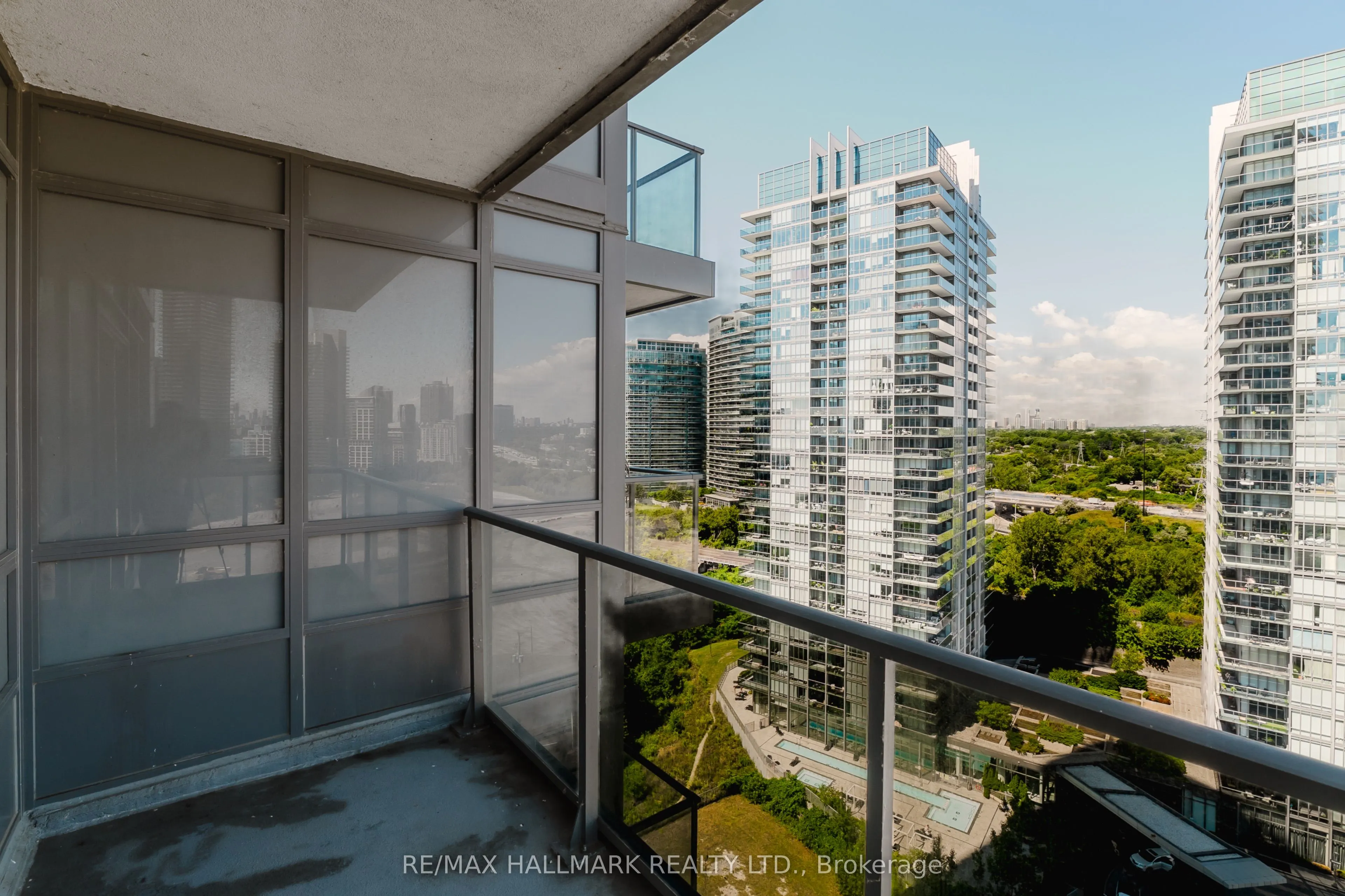 36 PARK LAWN Road, #1609