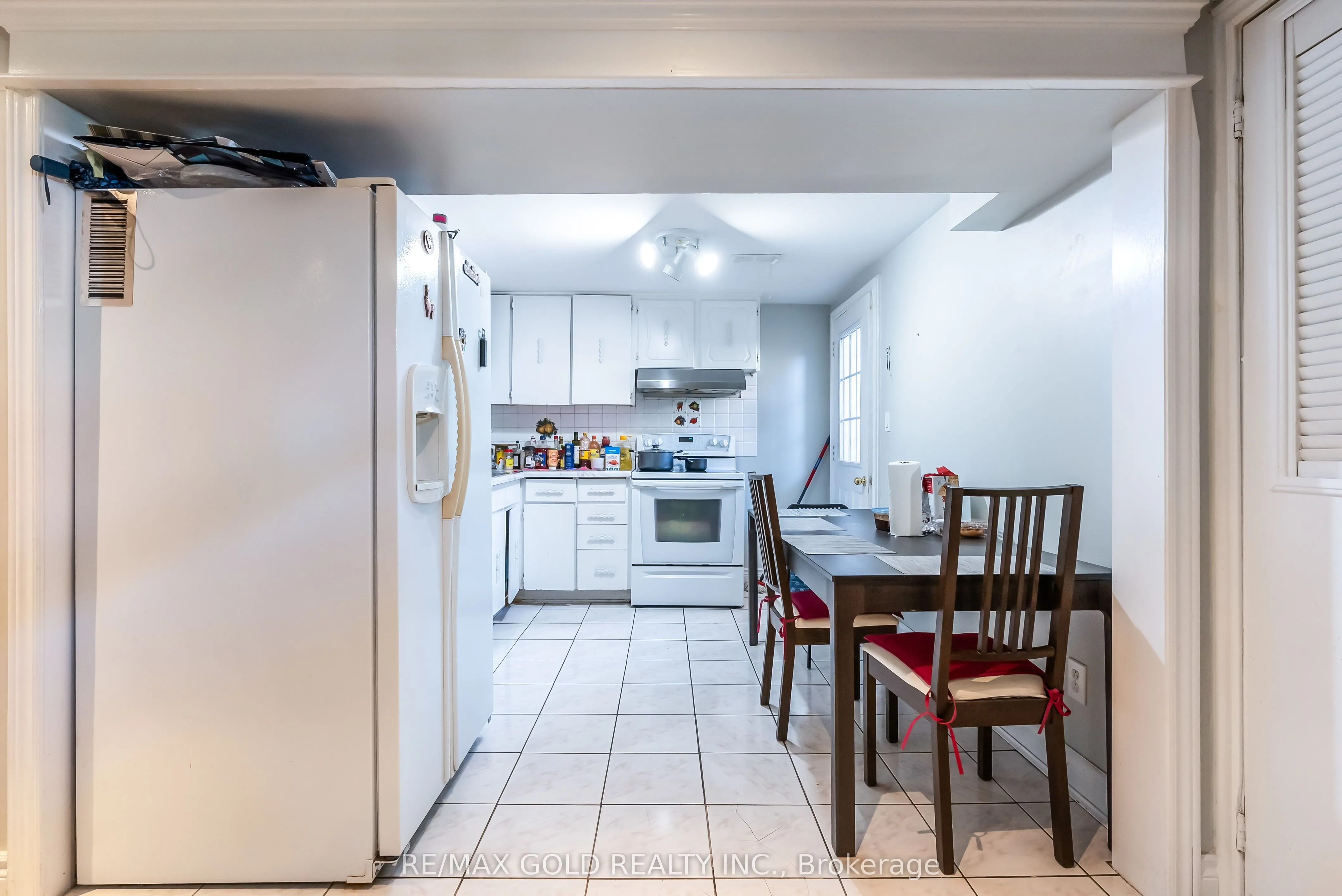 52 Paradelle Crescent