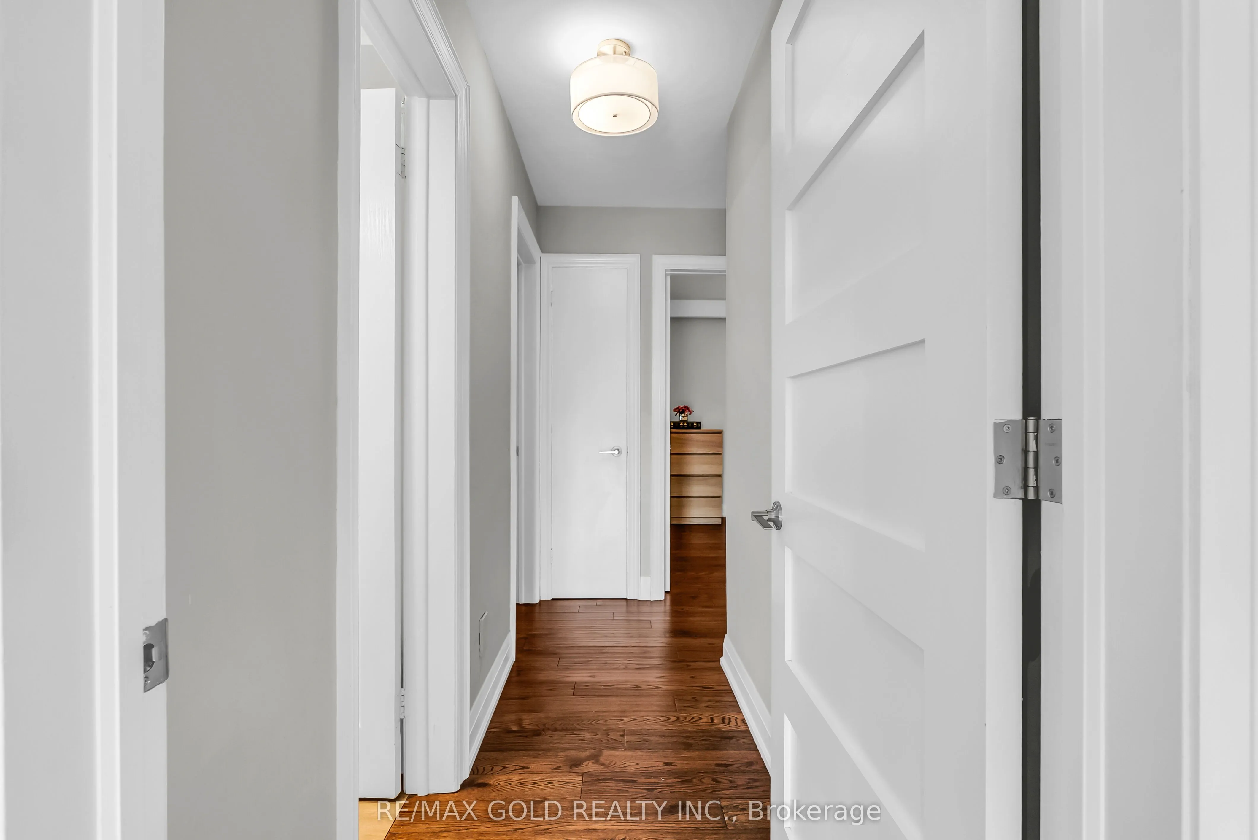 52 Paradelle Crescent