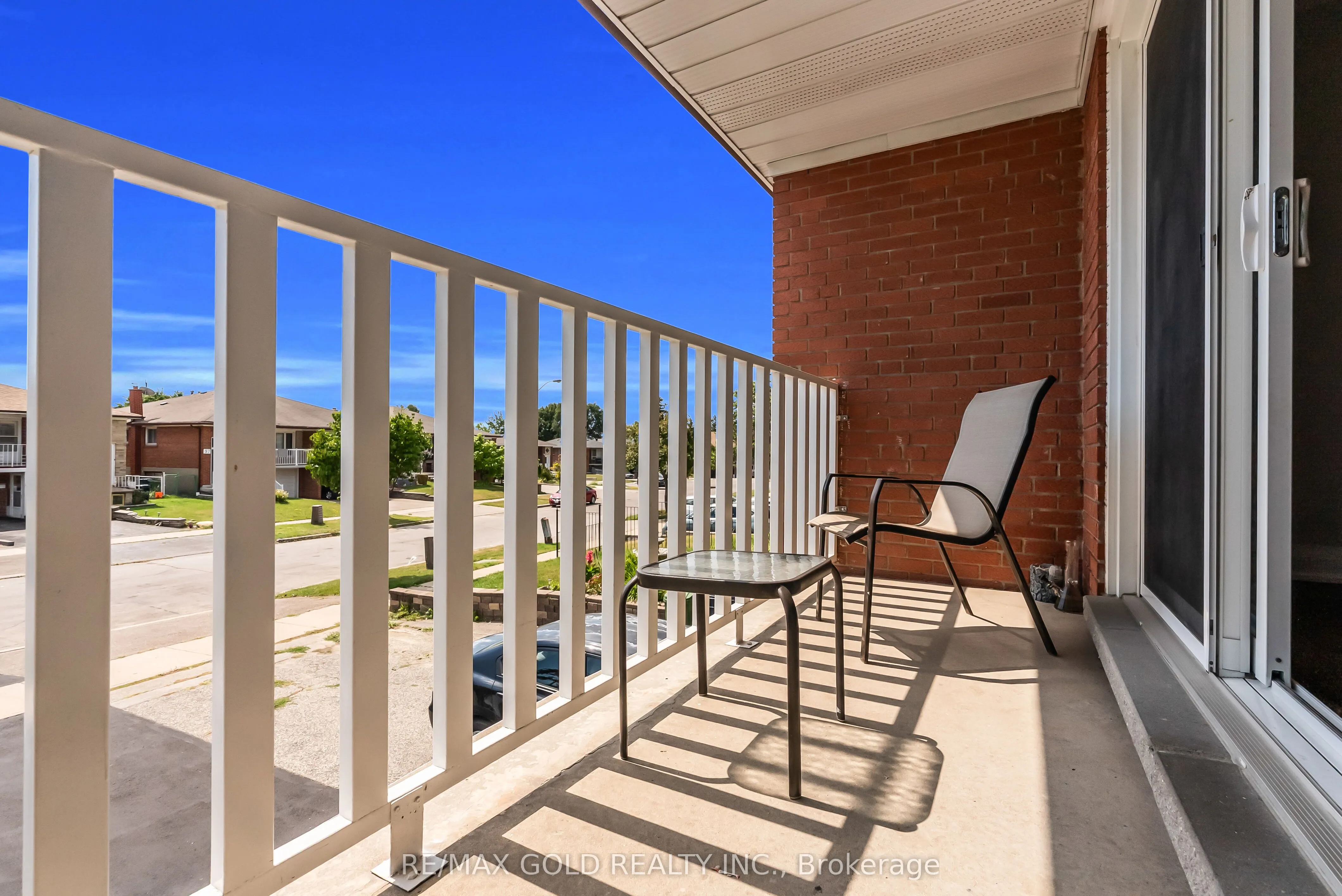 52 Paradelle Crescent