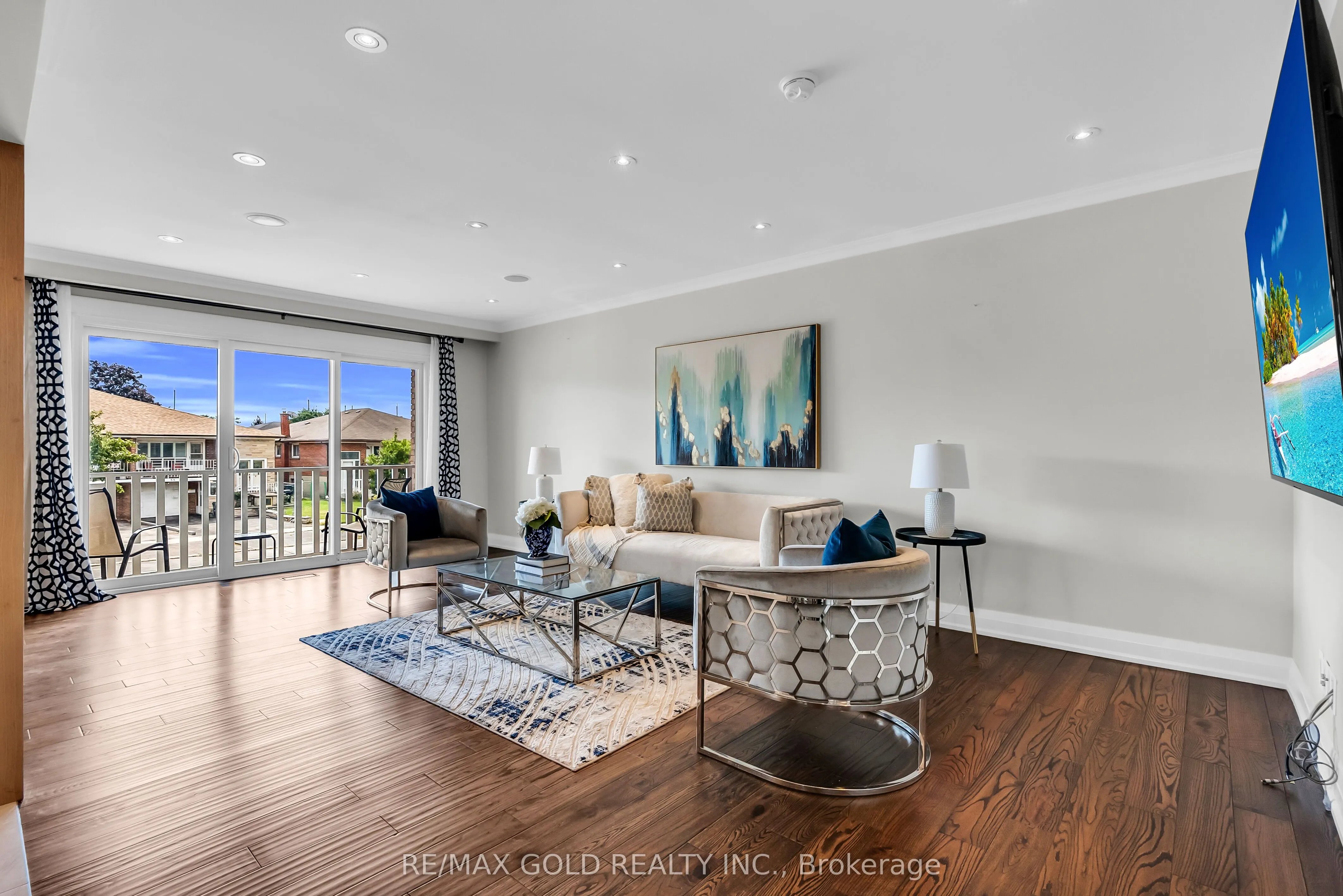 52 Paradelle Crescent