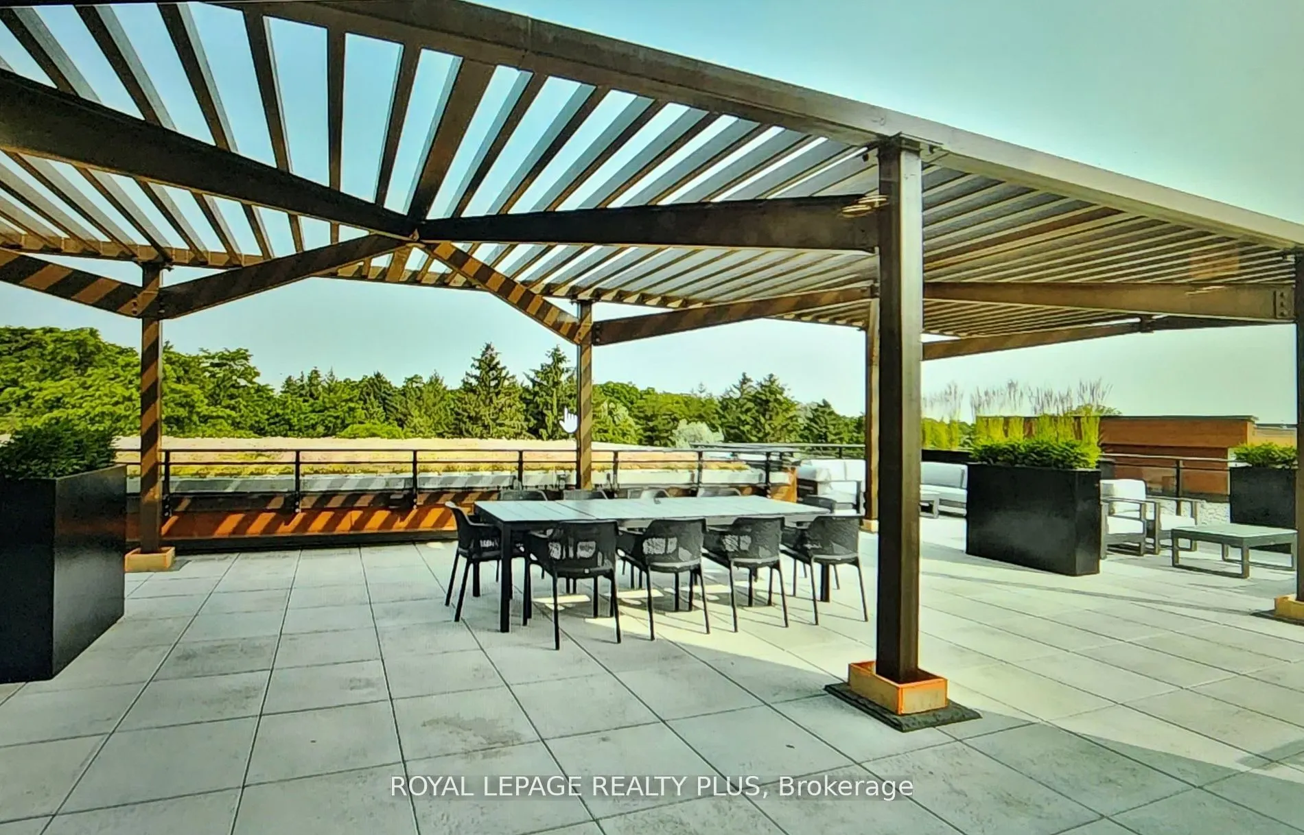 1575 Lakeshore Road, #358