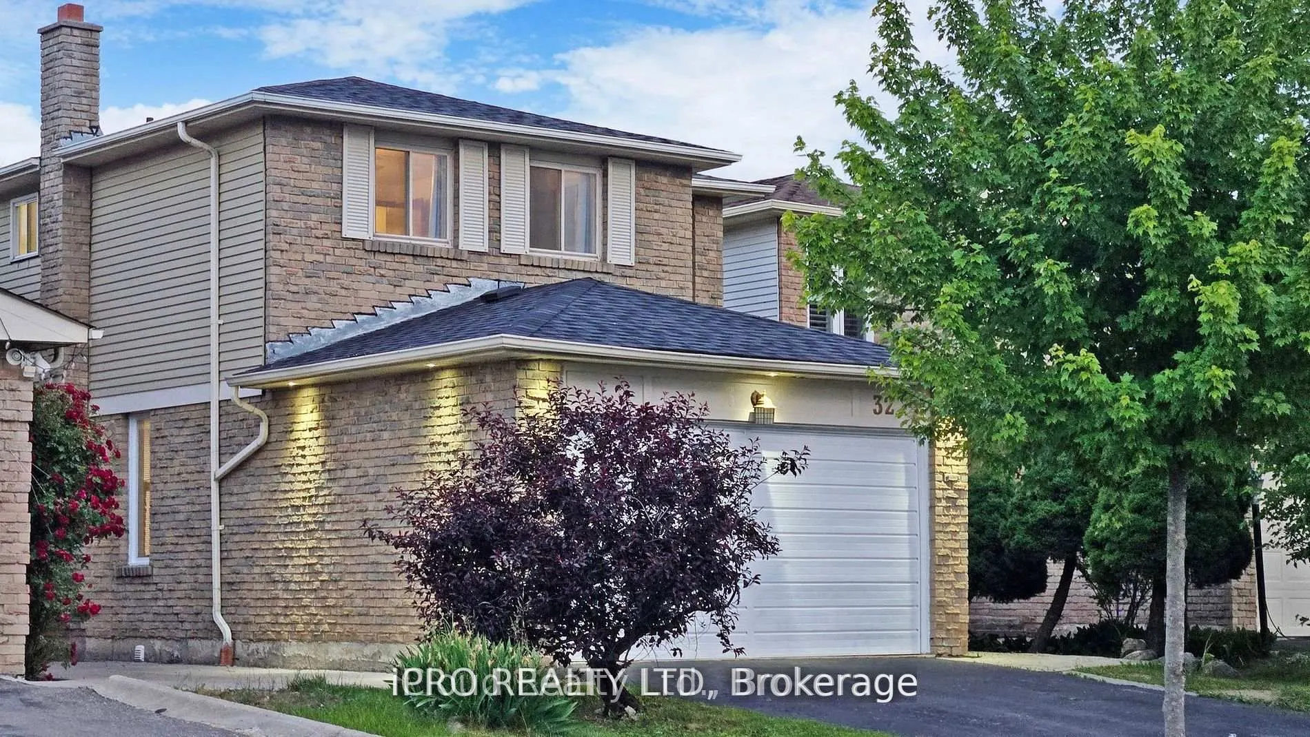 32 Dafoe Crescent