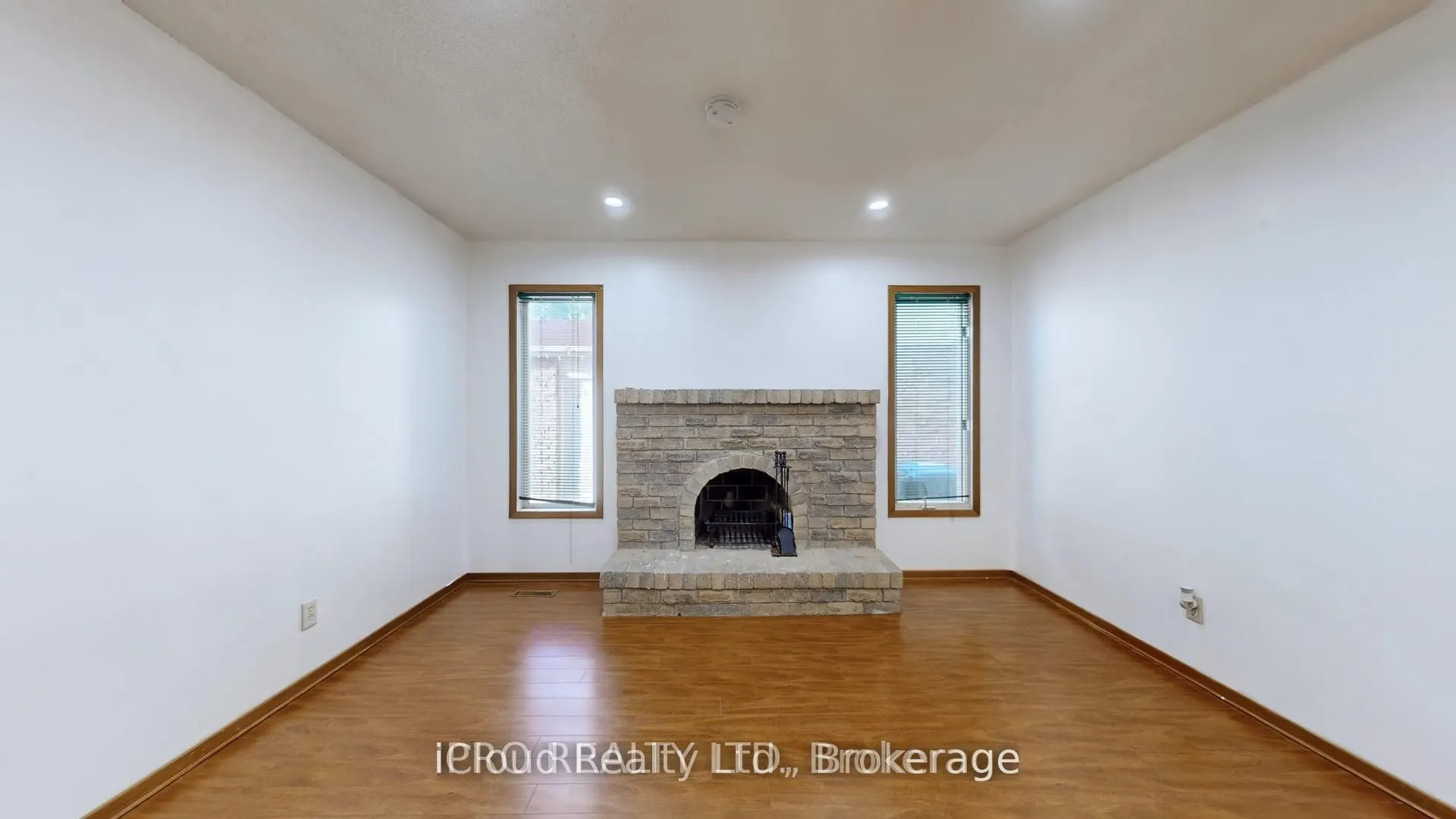32 Dafoe Crescent