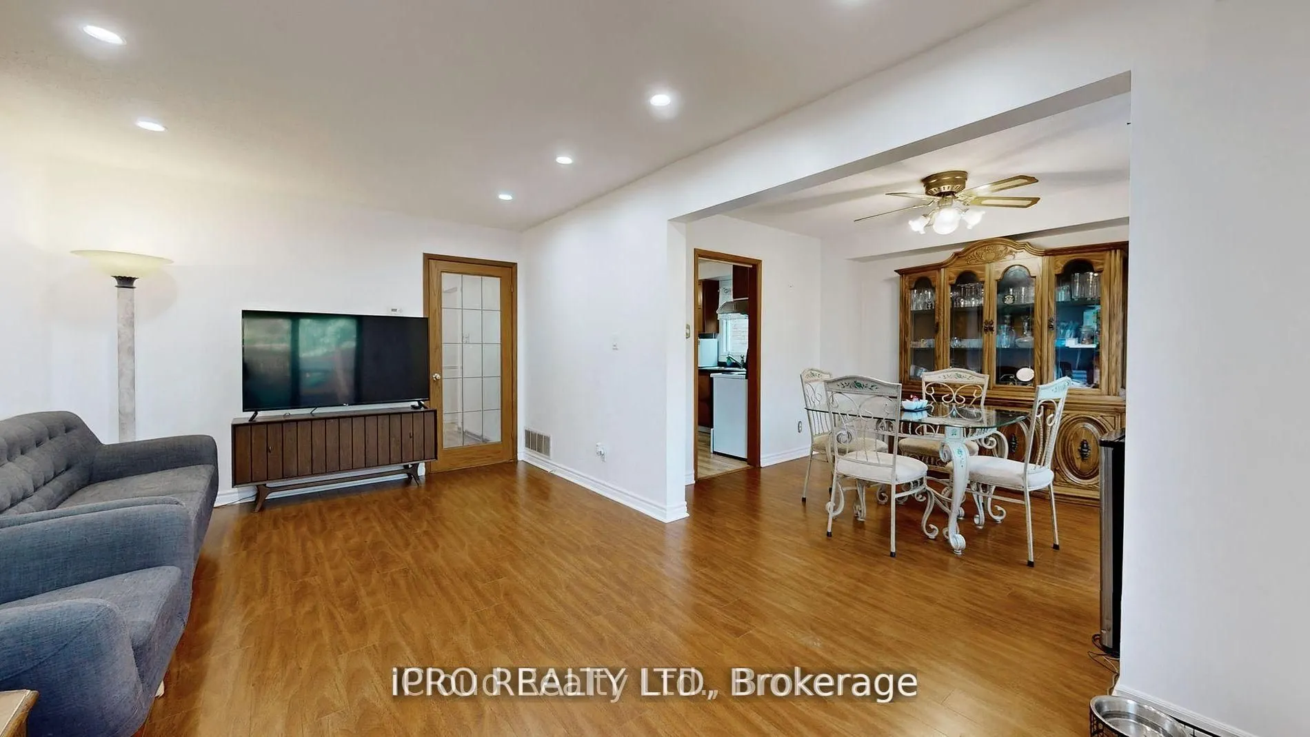 32 Dafoe Crescent