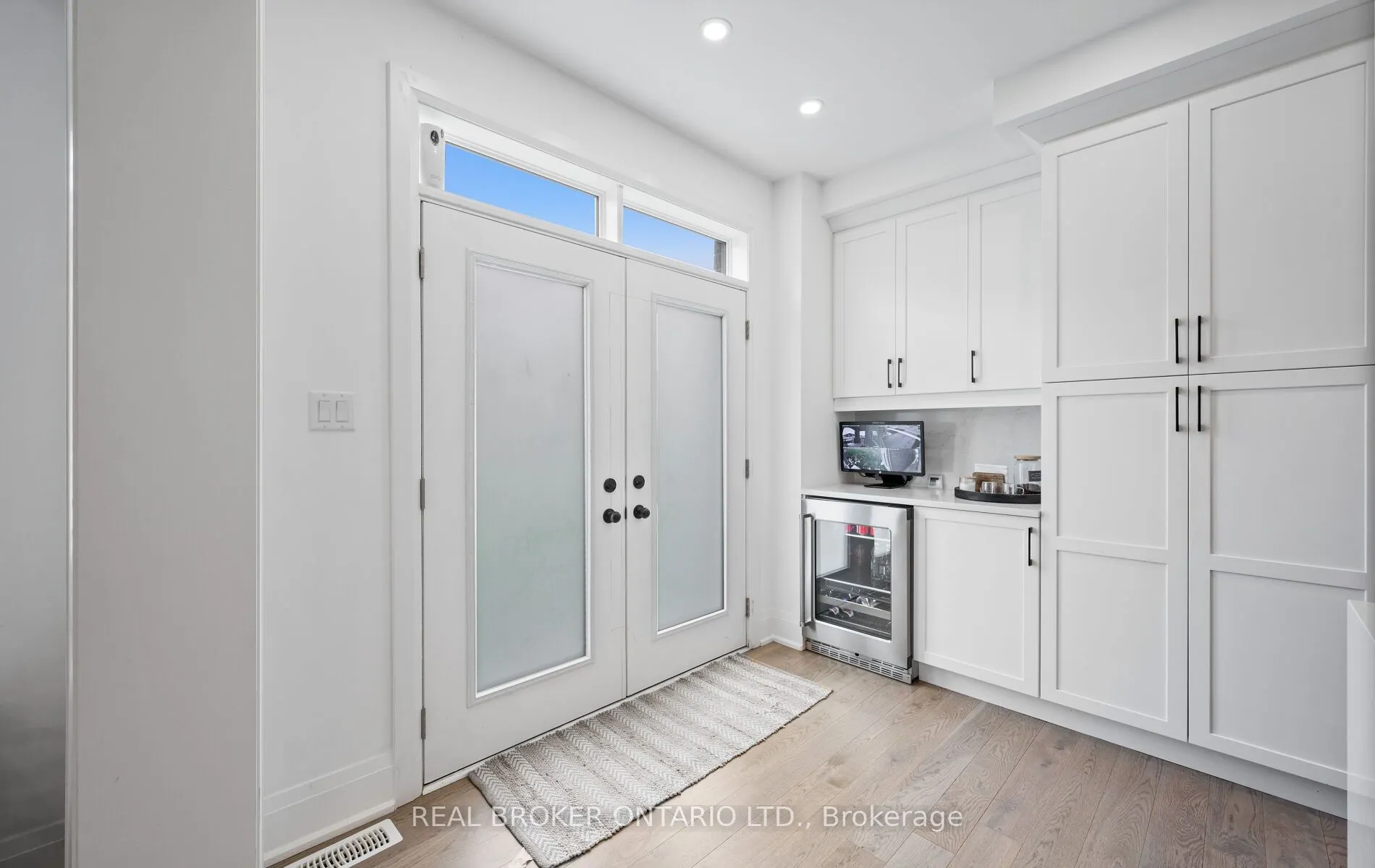 547 Veterans Drive