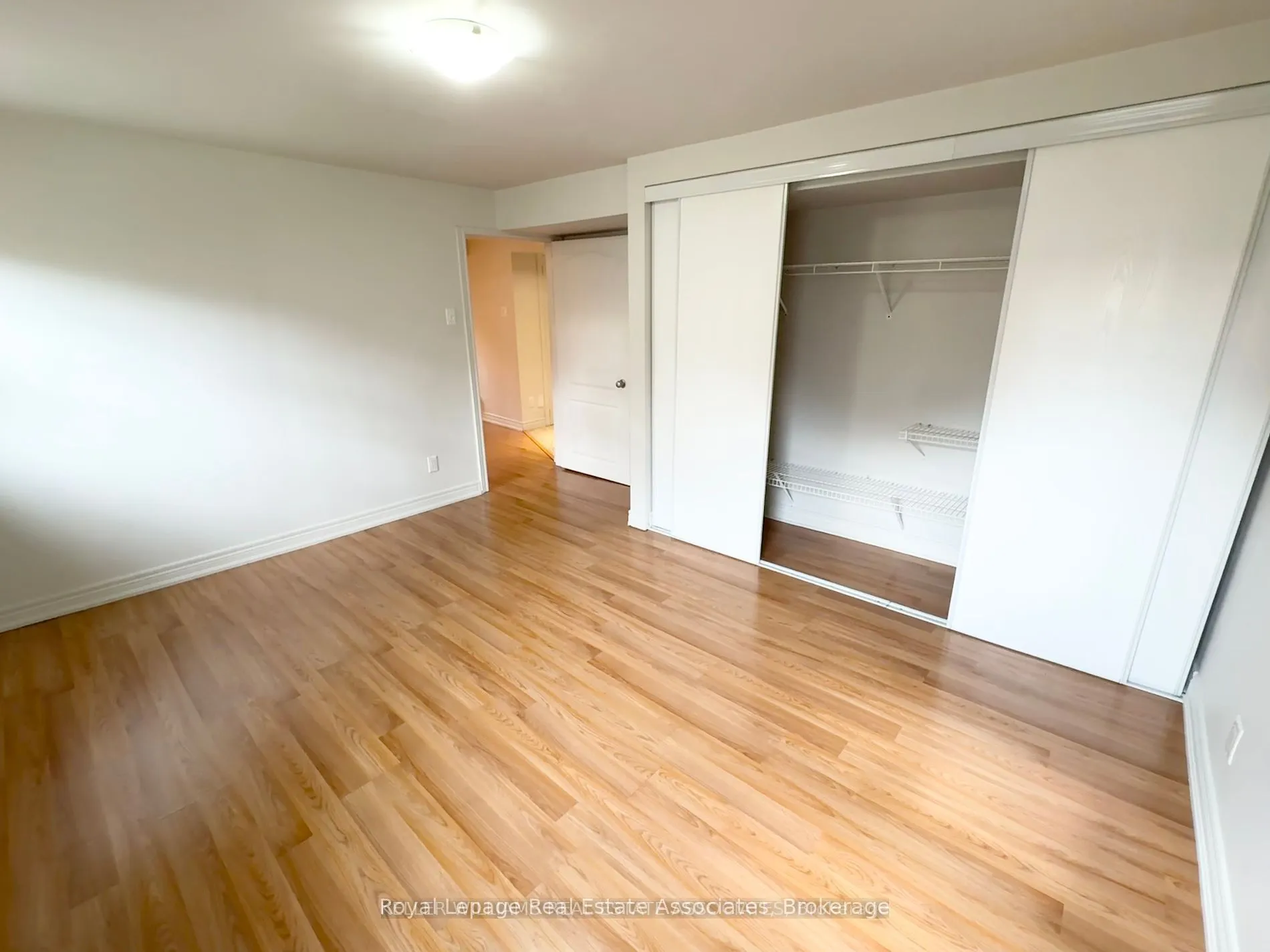 282 Oxbow Crescent, #Lower