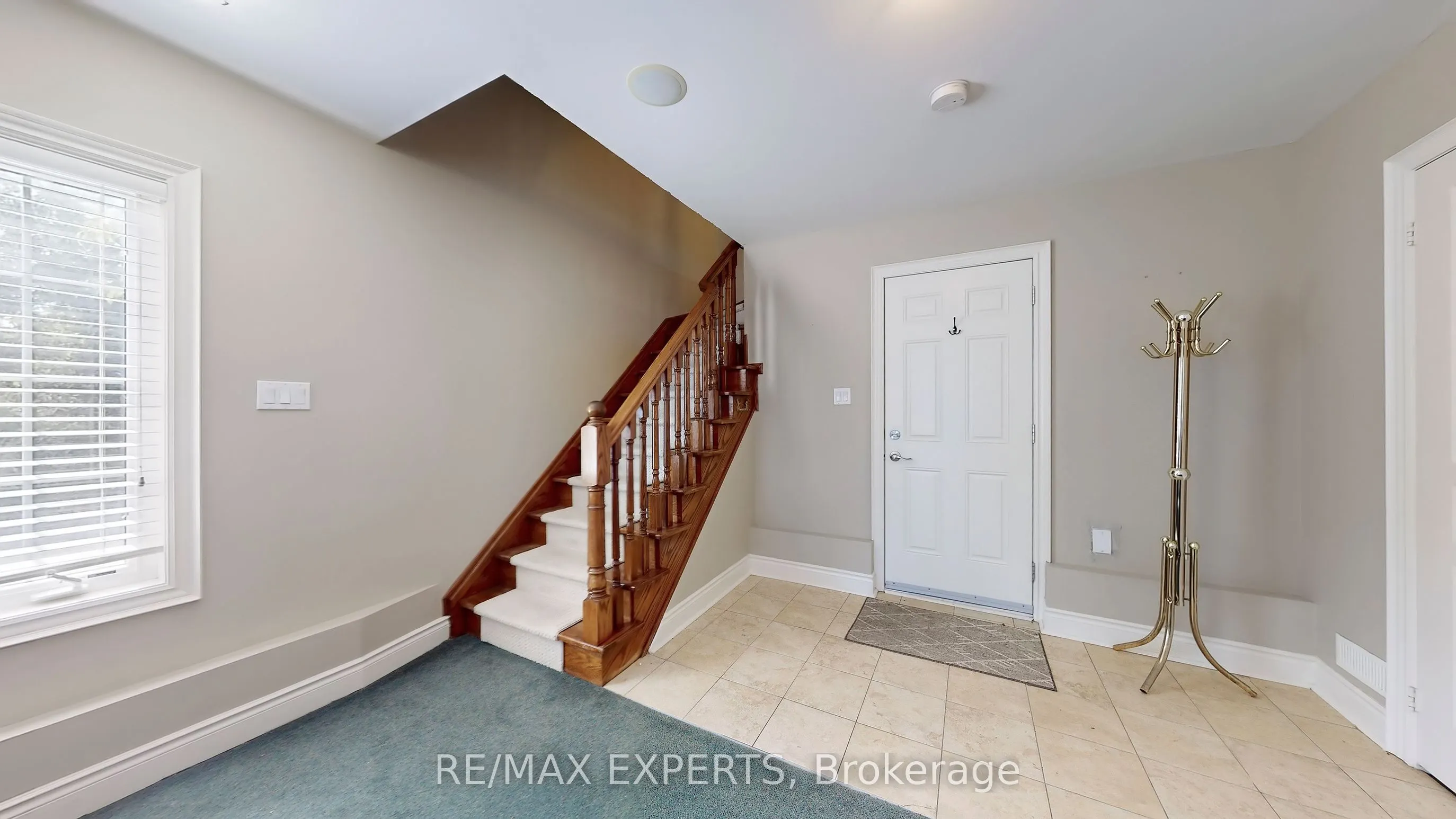 110 Rolling Hills Lane W