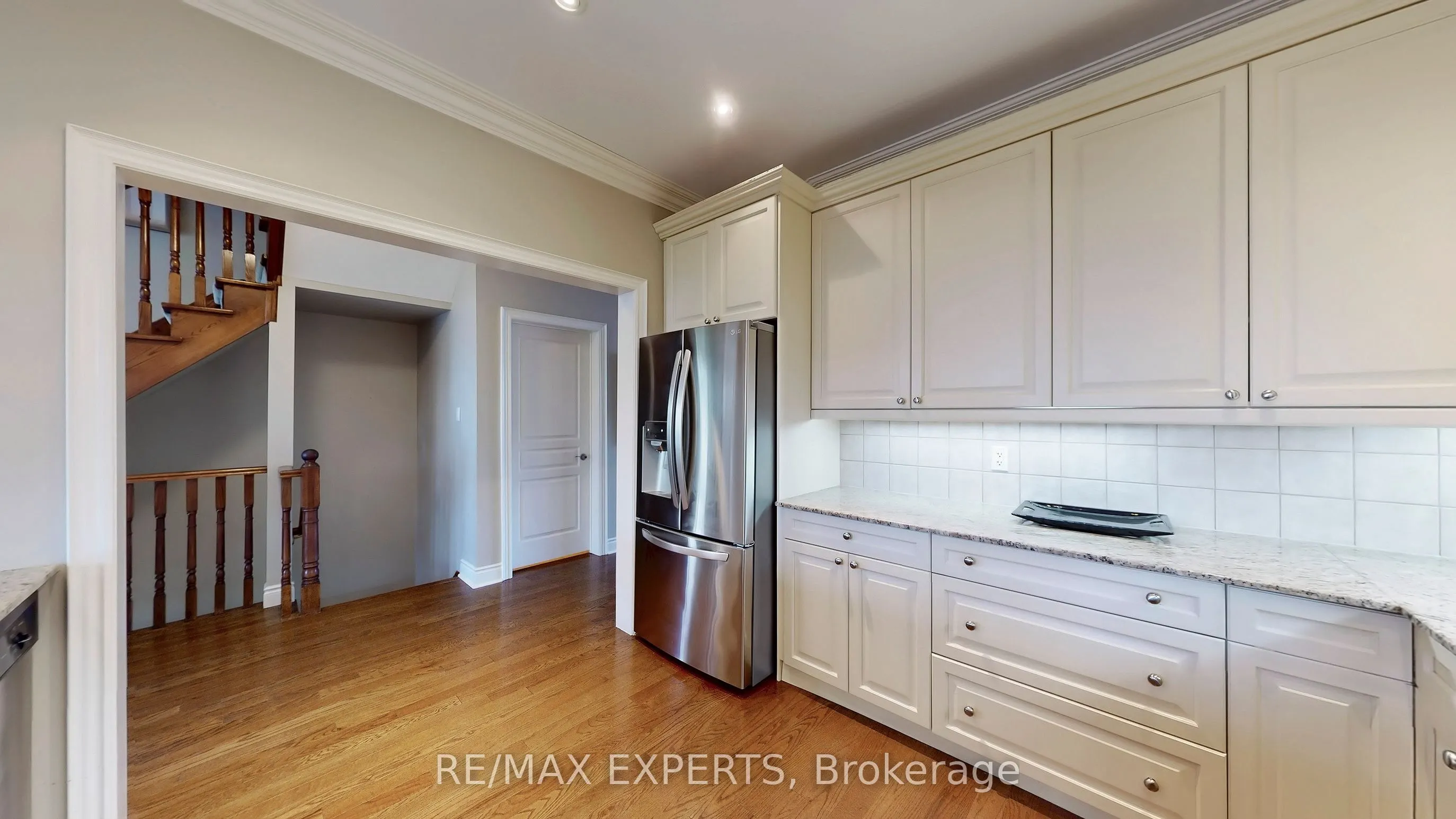 110 Rolling Hills Lane W