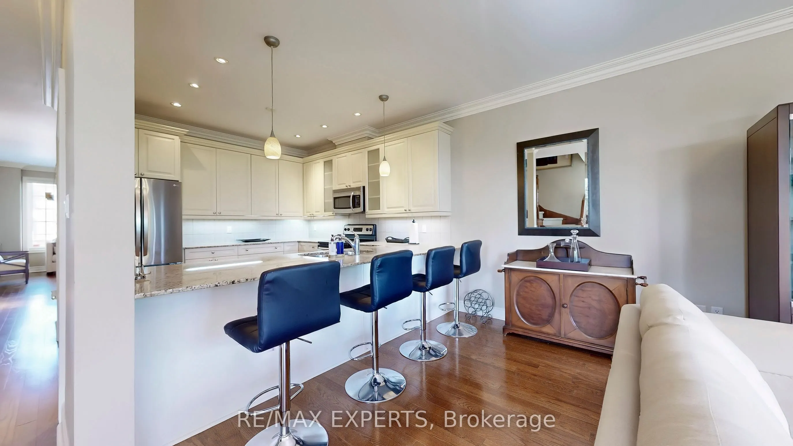110 Rolling Hills Lane W