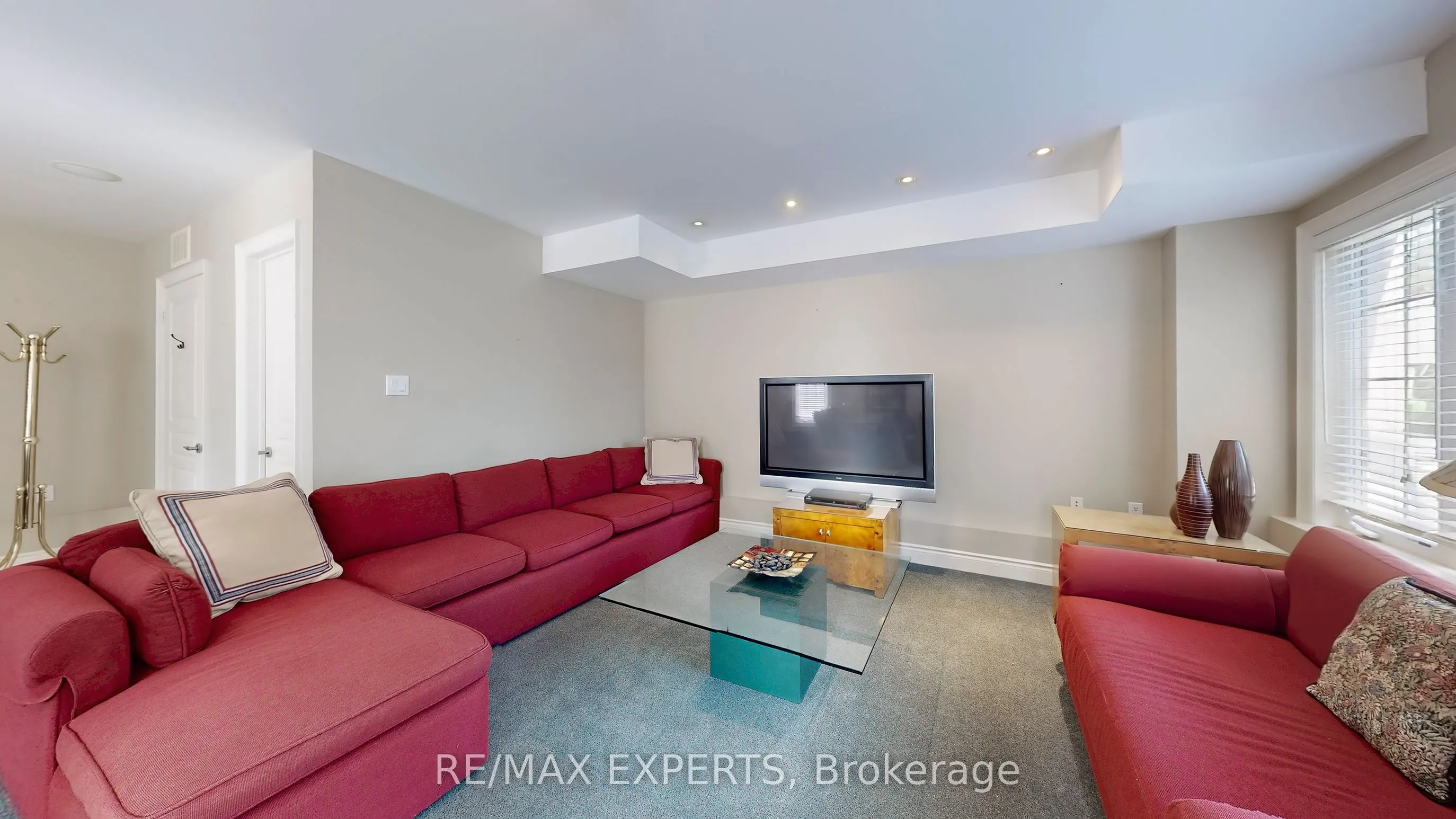 110 Rolling Hills Lane W