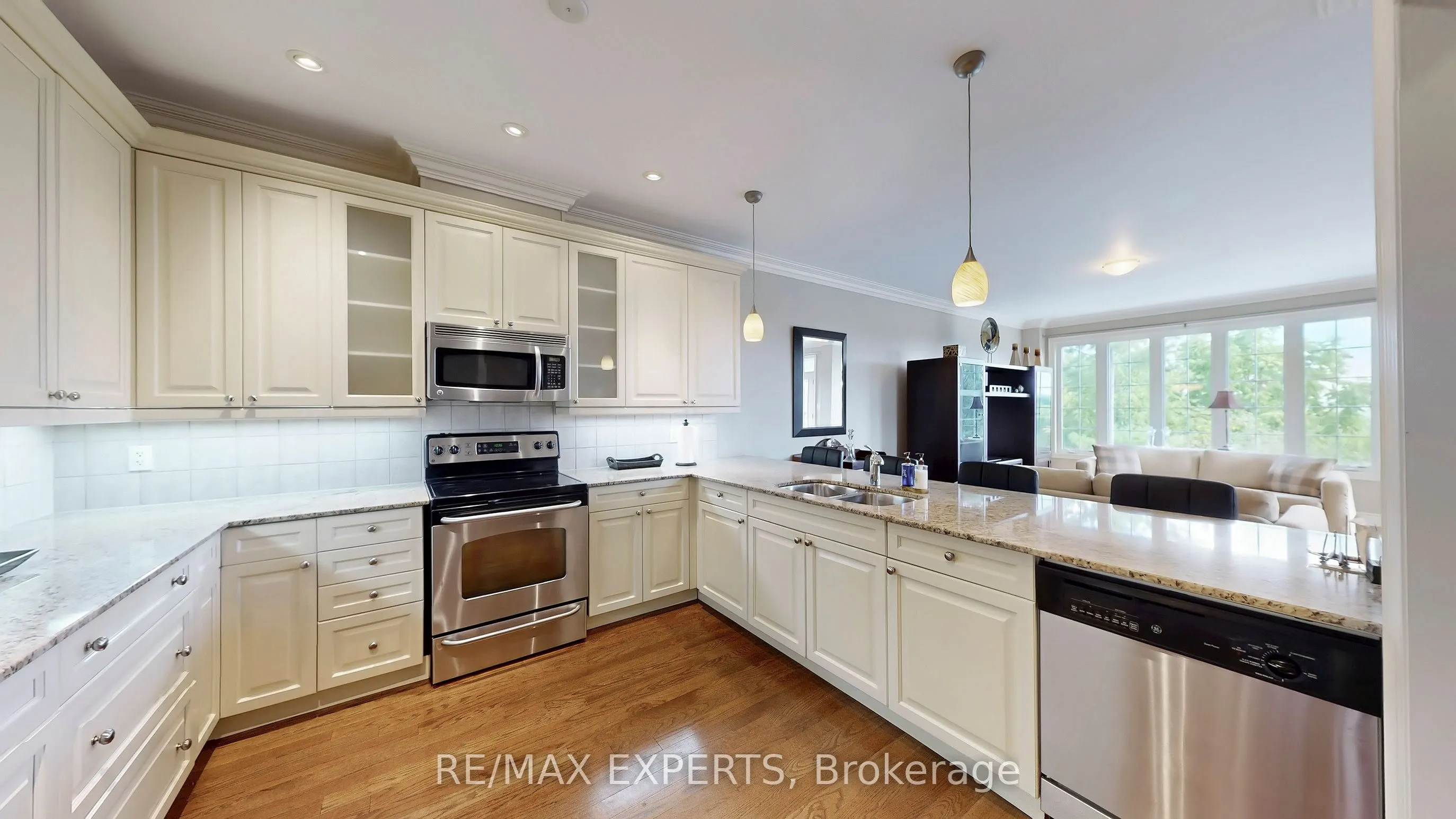 110 Rolling Hills Lane W