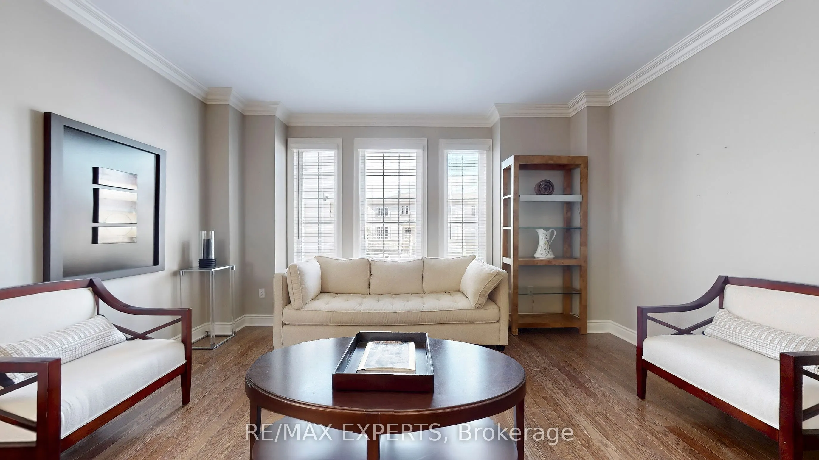 110 Rolling Hills Lane W