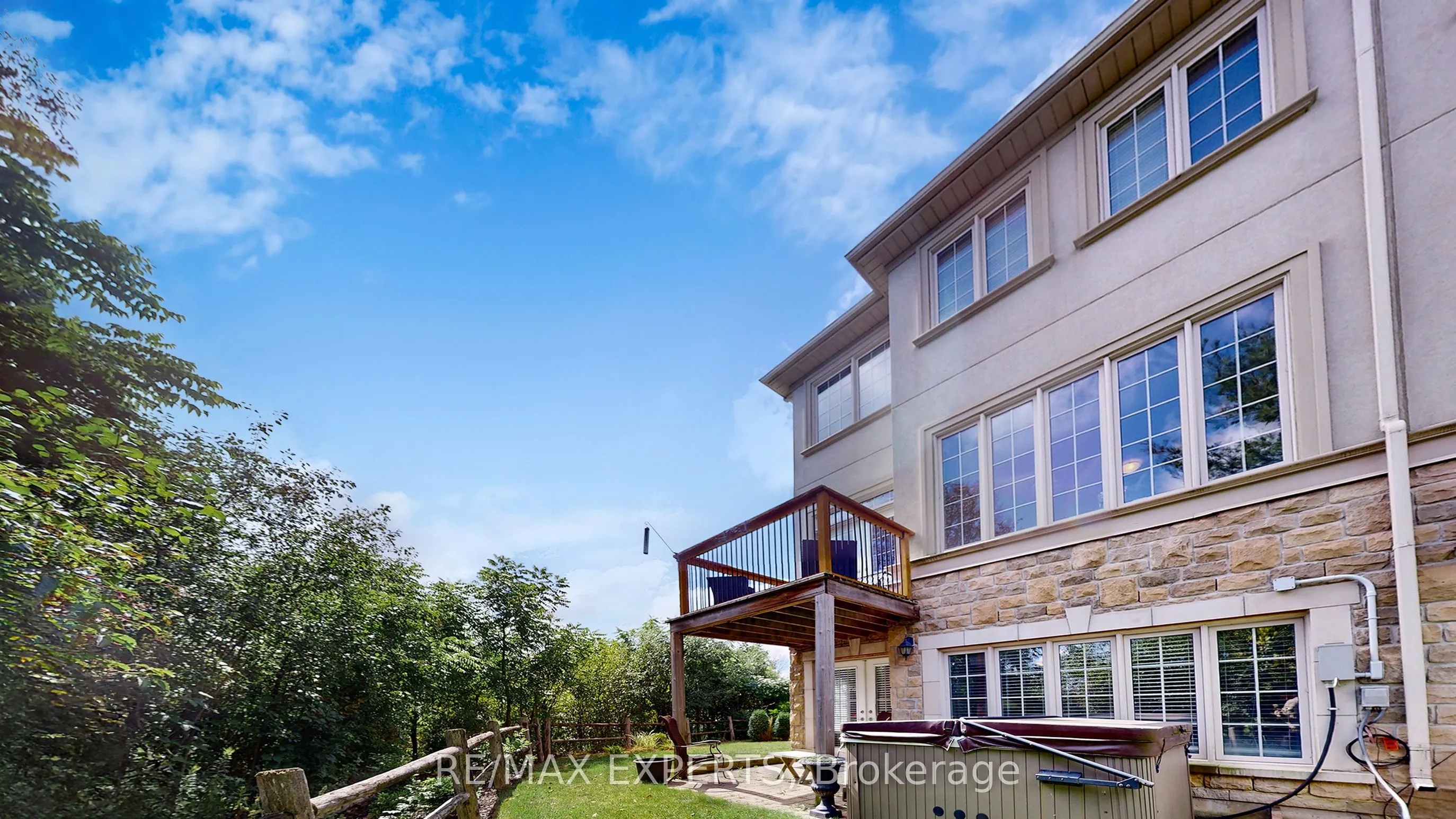 110 Rolling Hills Lane W