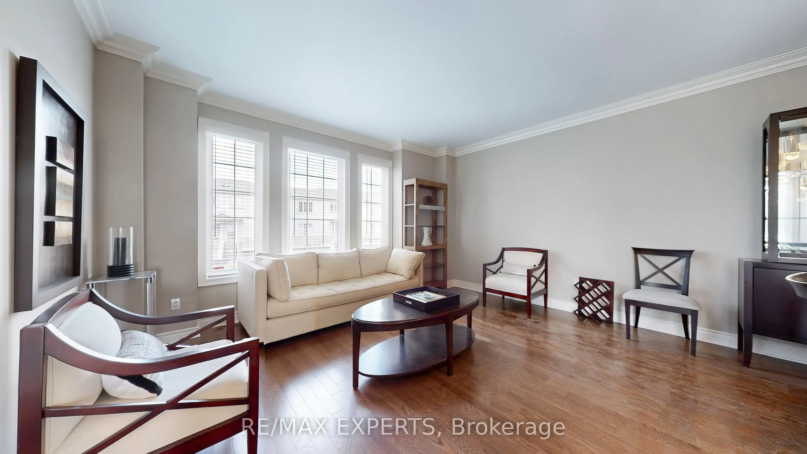 110 Rolling Hills Lane W