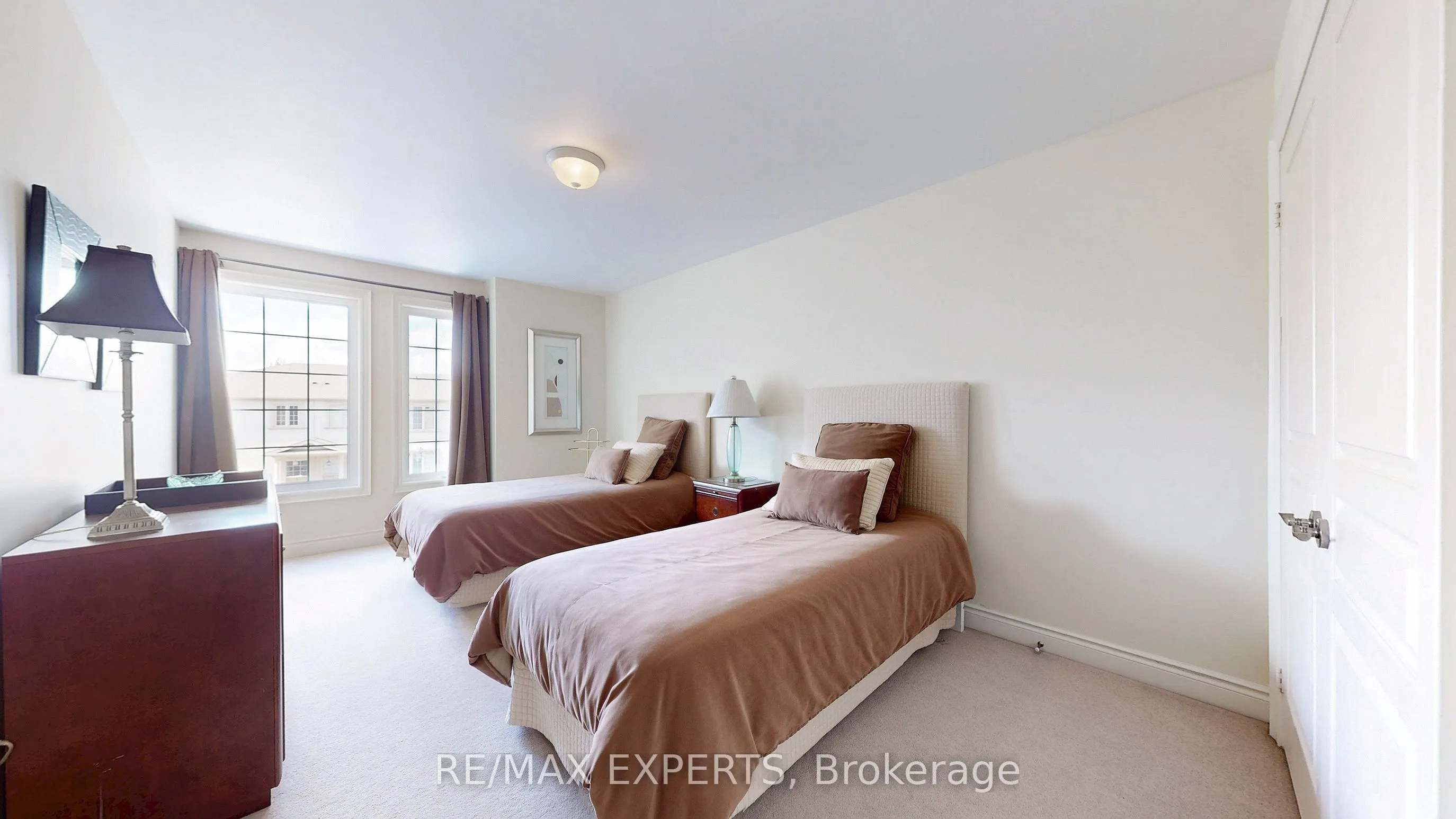 110 Rolling Hills Lane W