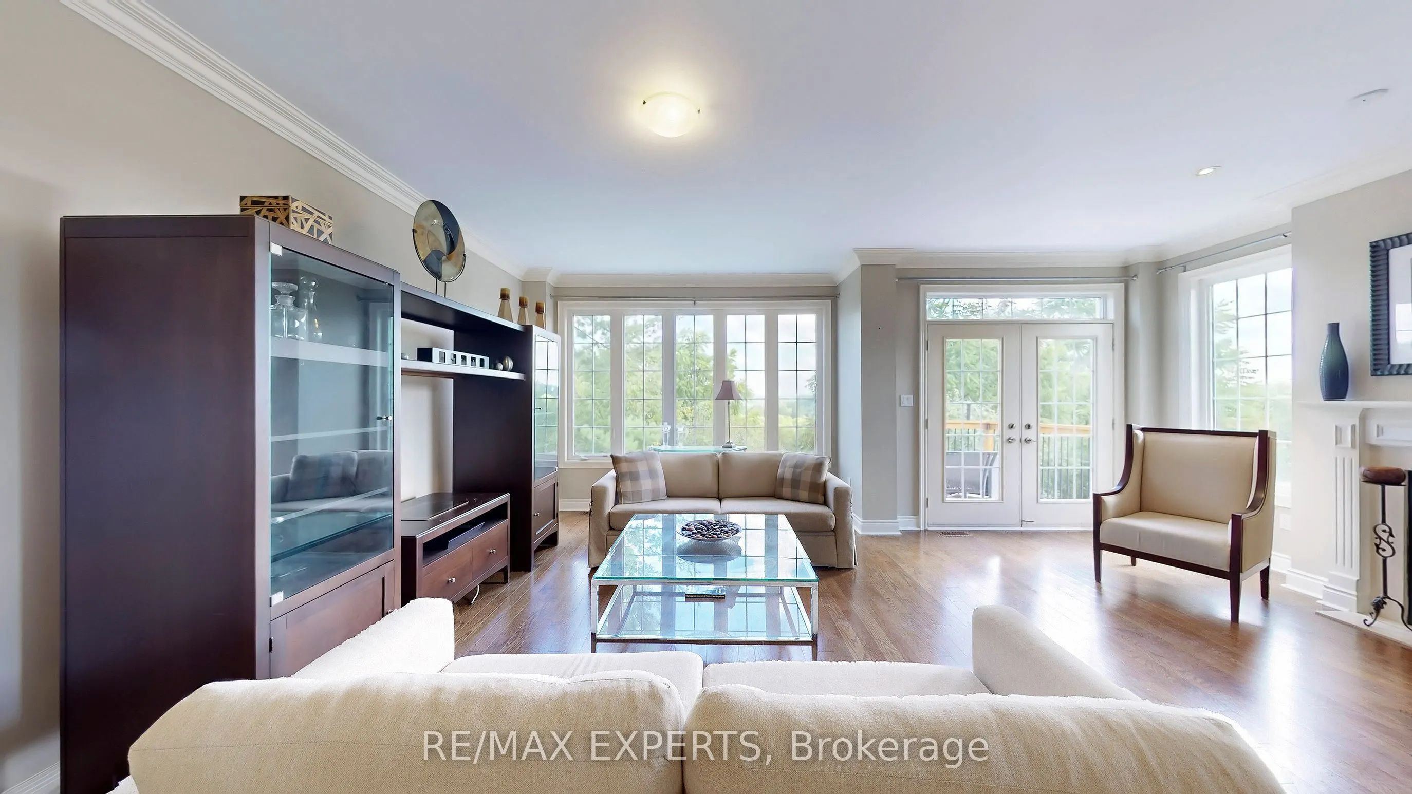 110 Rolling Hills Lane W