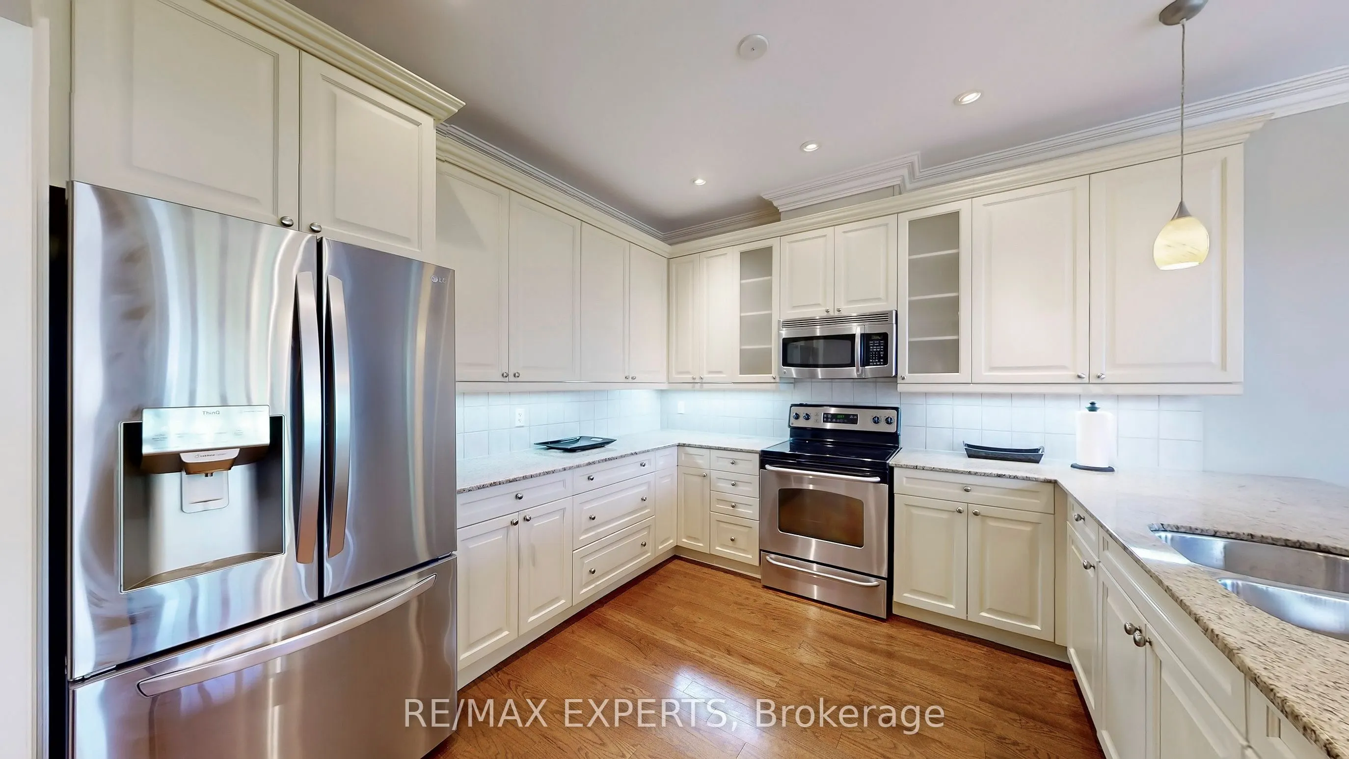 110 Rolling Hills Lane W