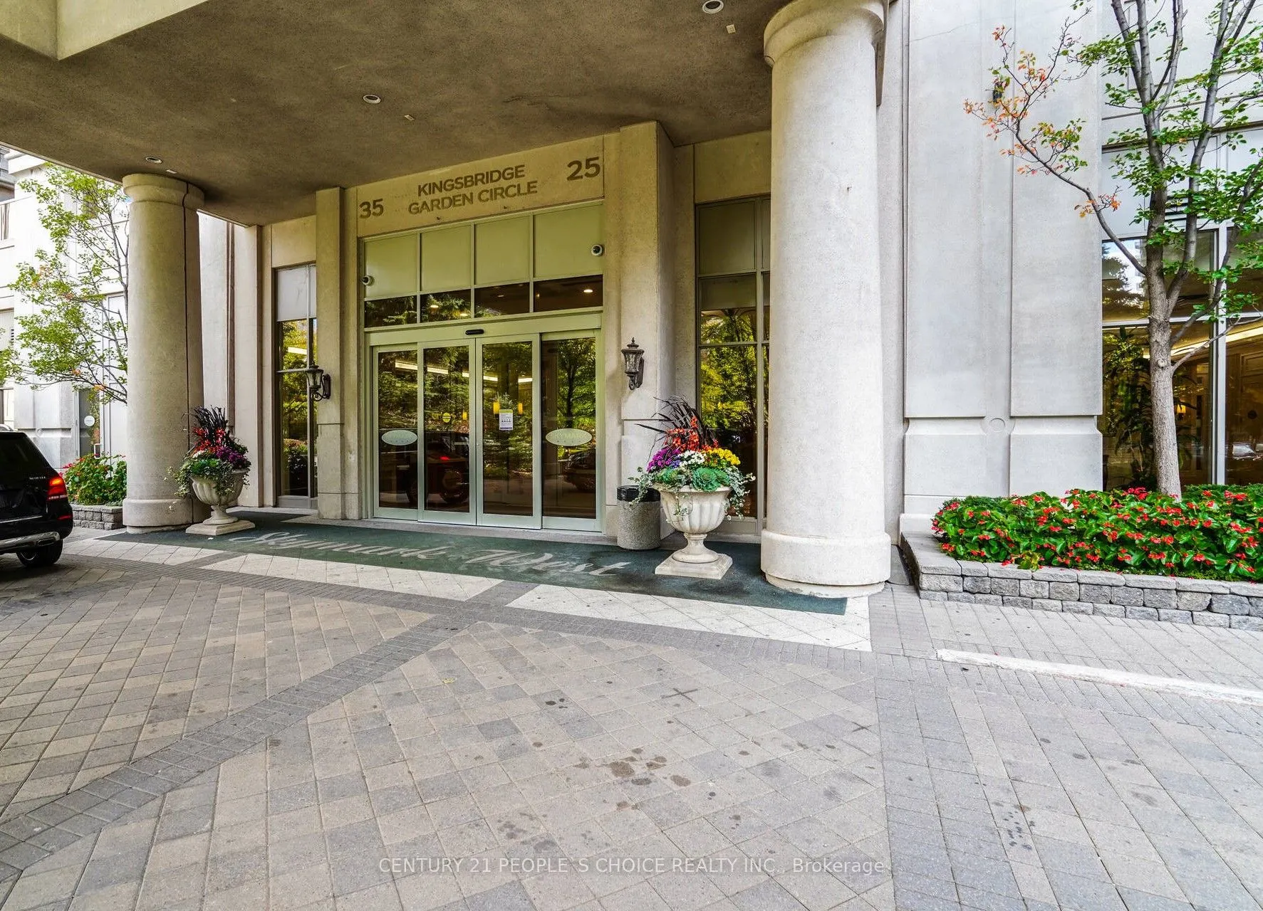25 Kingsbridge Garden Circle, #PH08