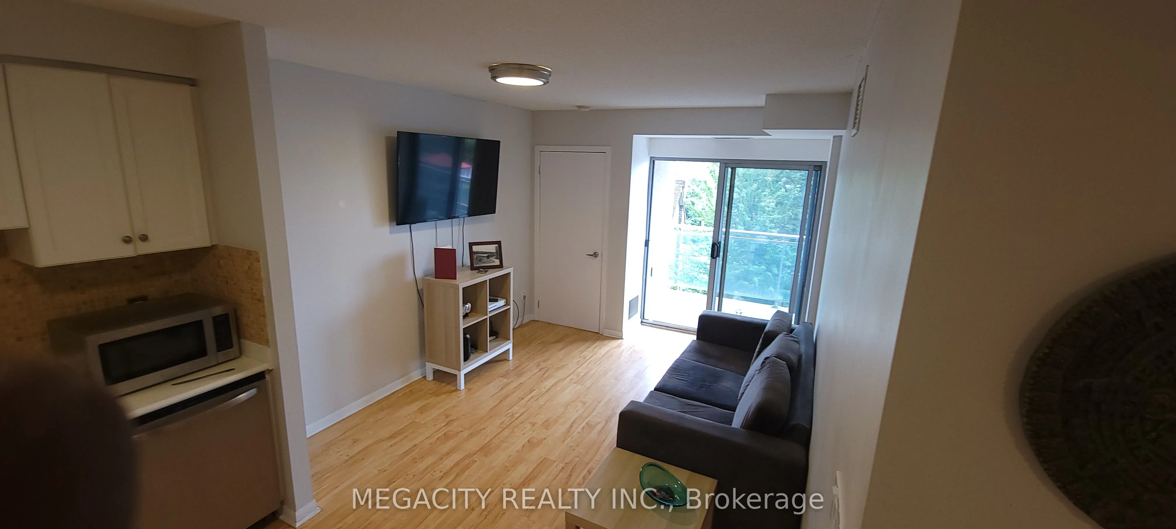 2464 Weston Road, #401