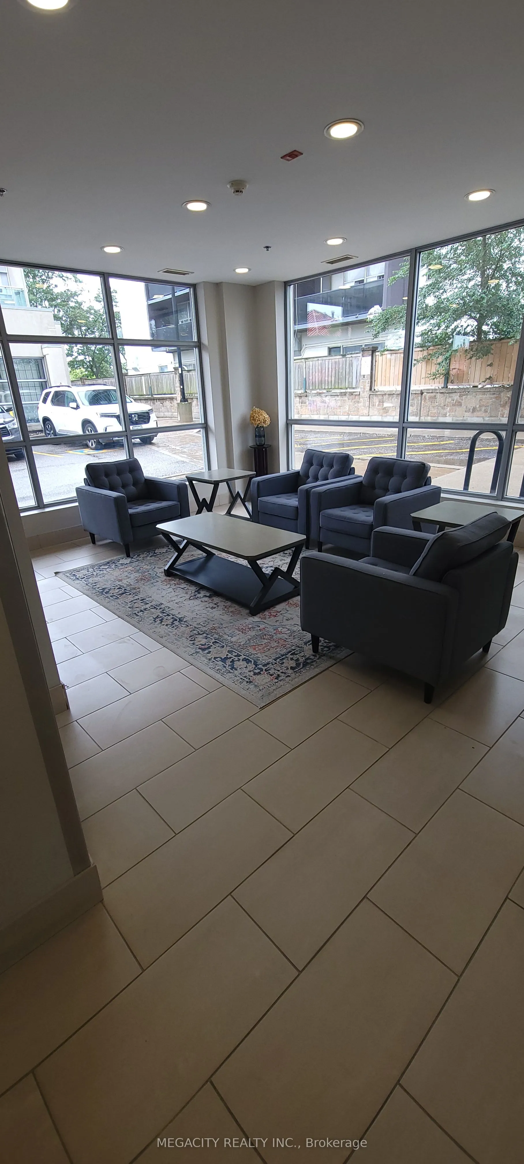2464 Weston Road, #401