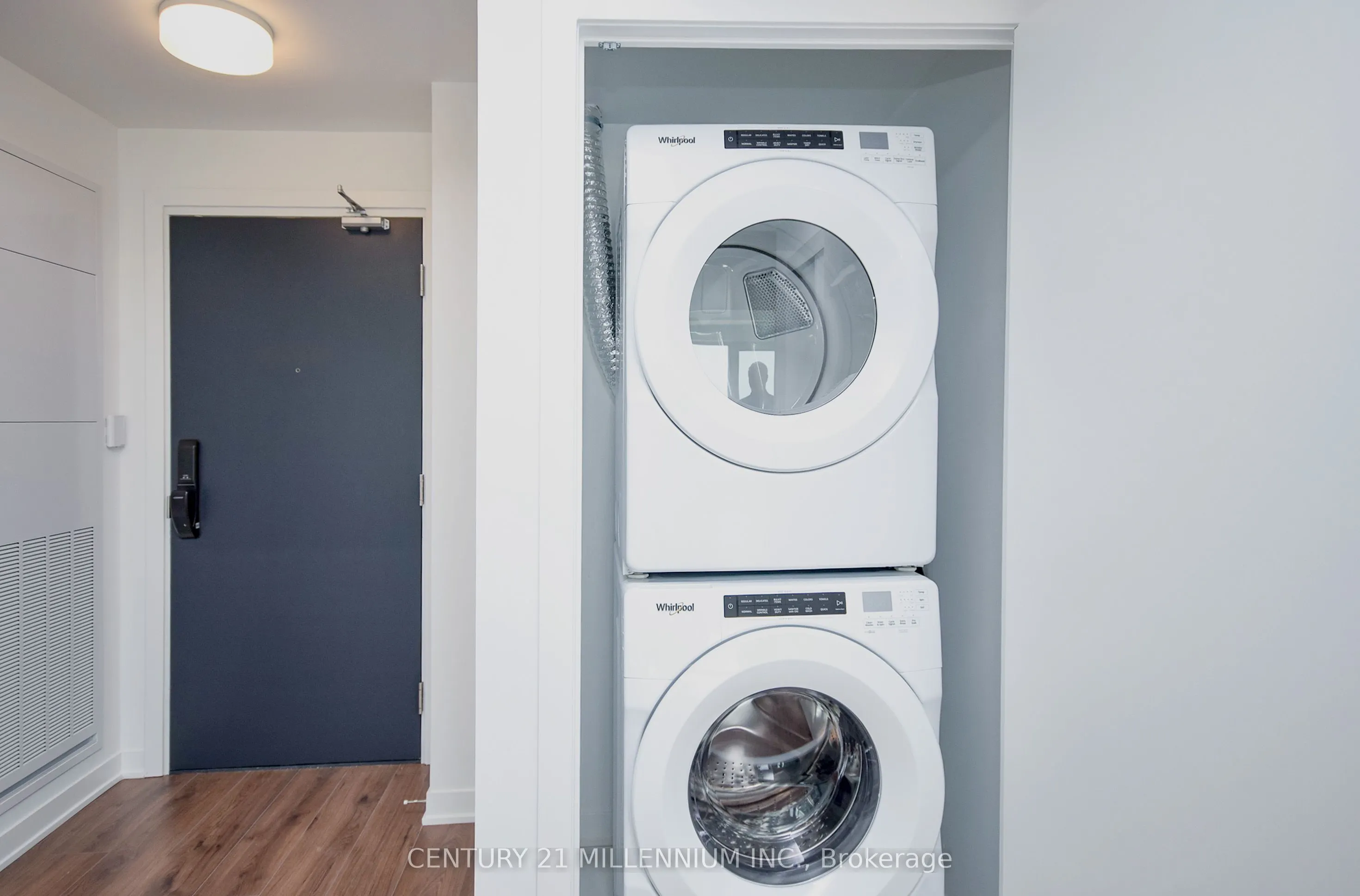 405 Dundas Street W, #715