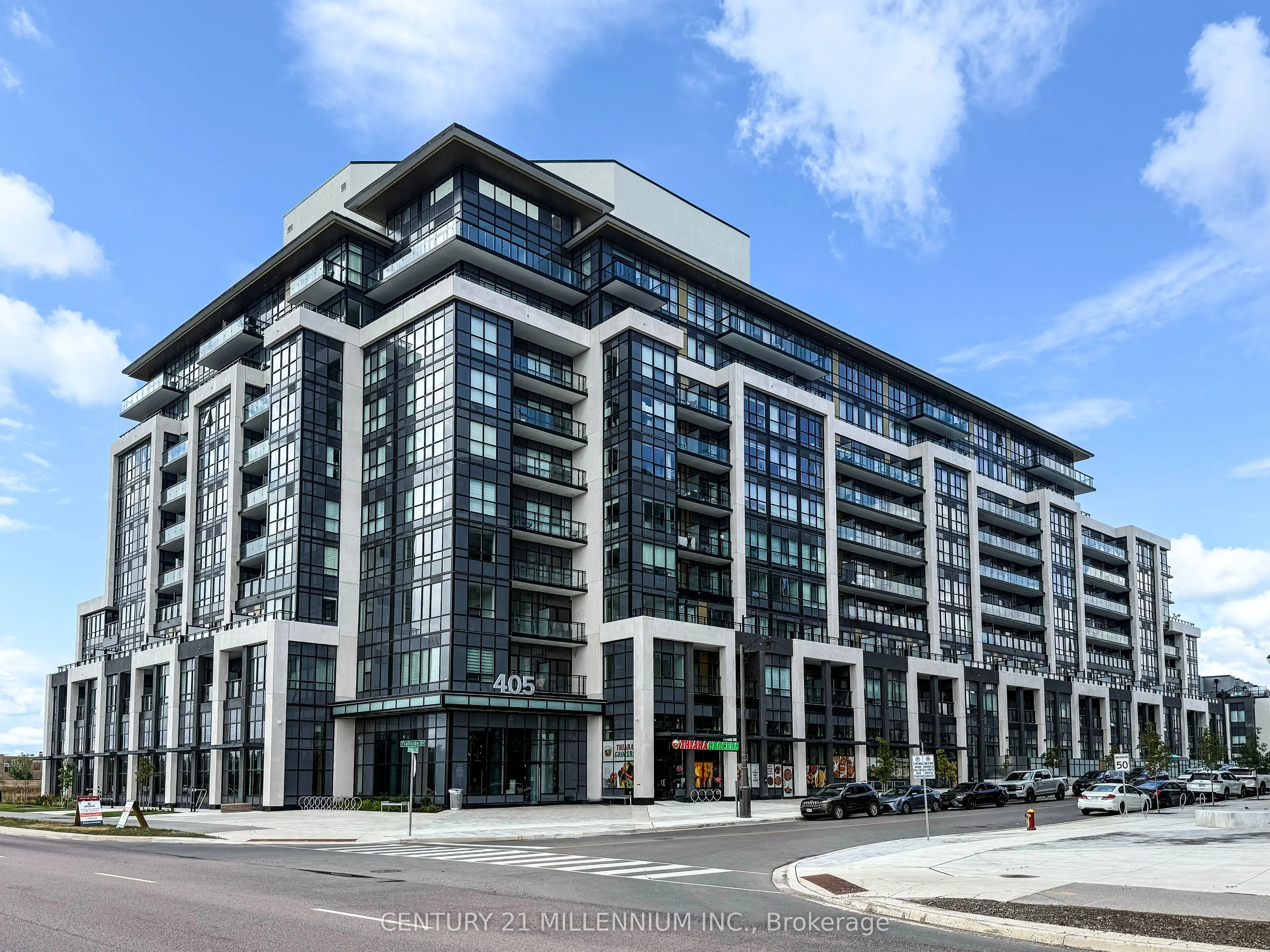 405 Dundas Street W, #715