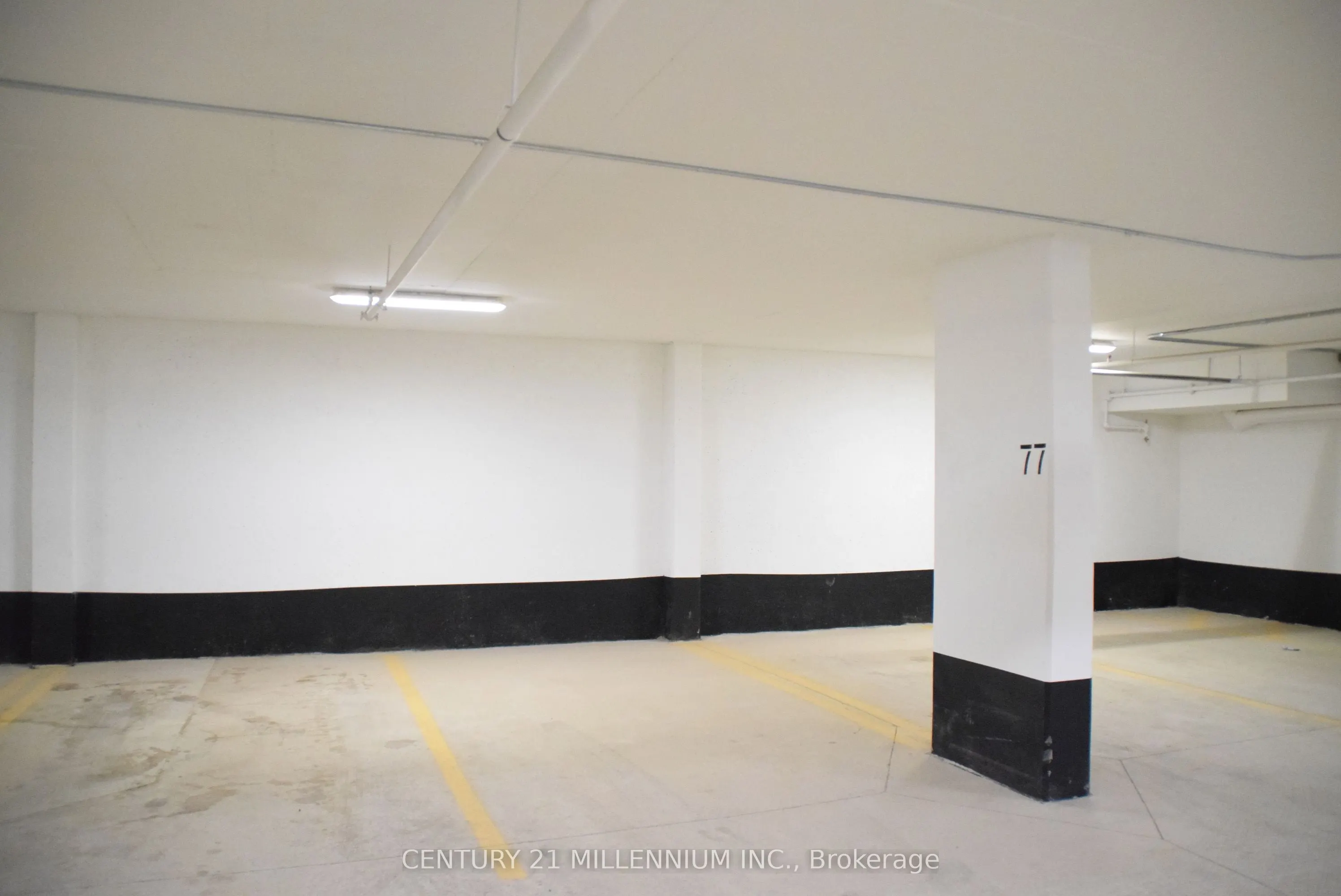 405 Dundas Street W, #715