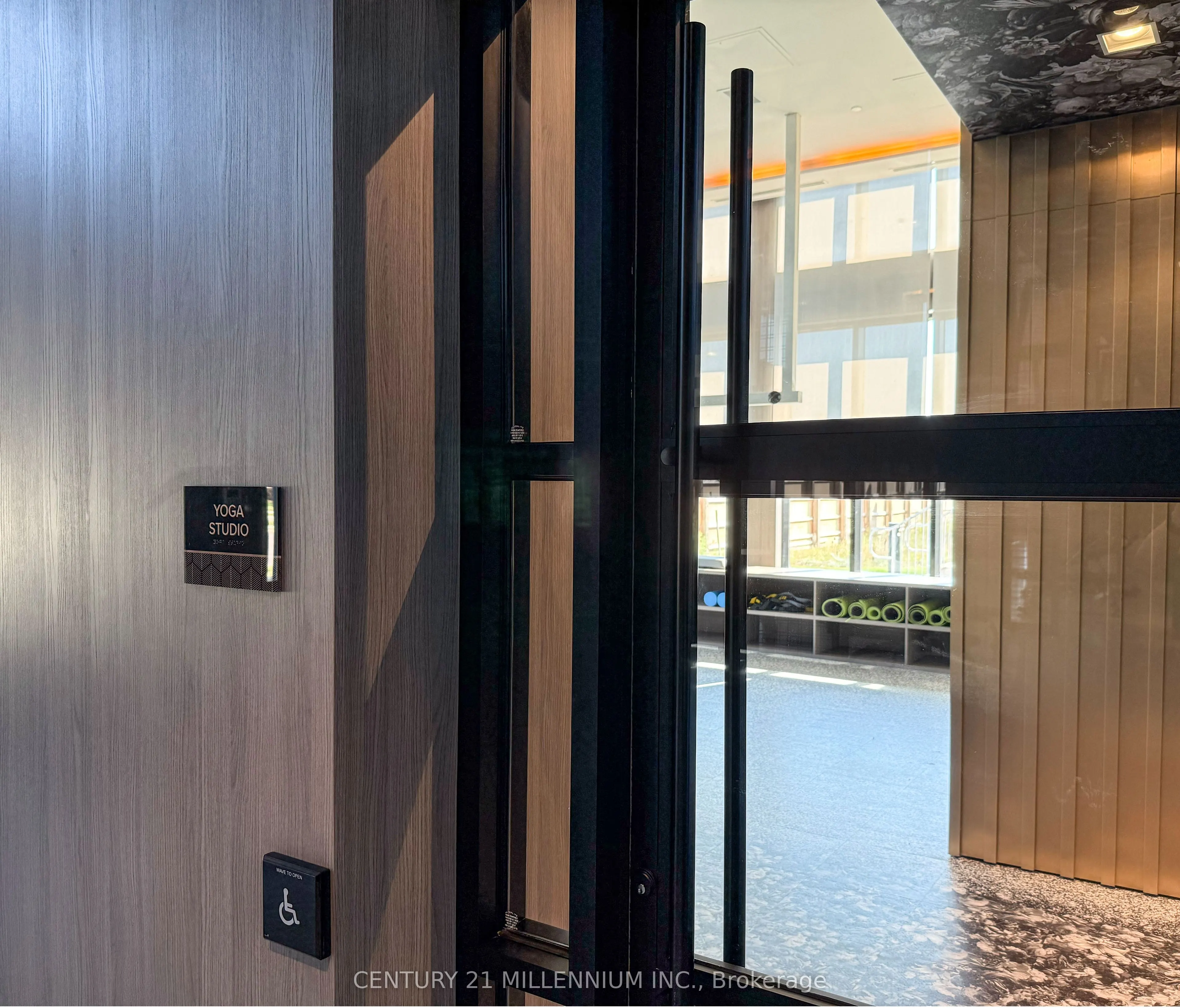 405 Dundas Street W, #715