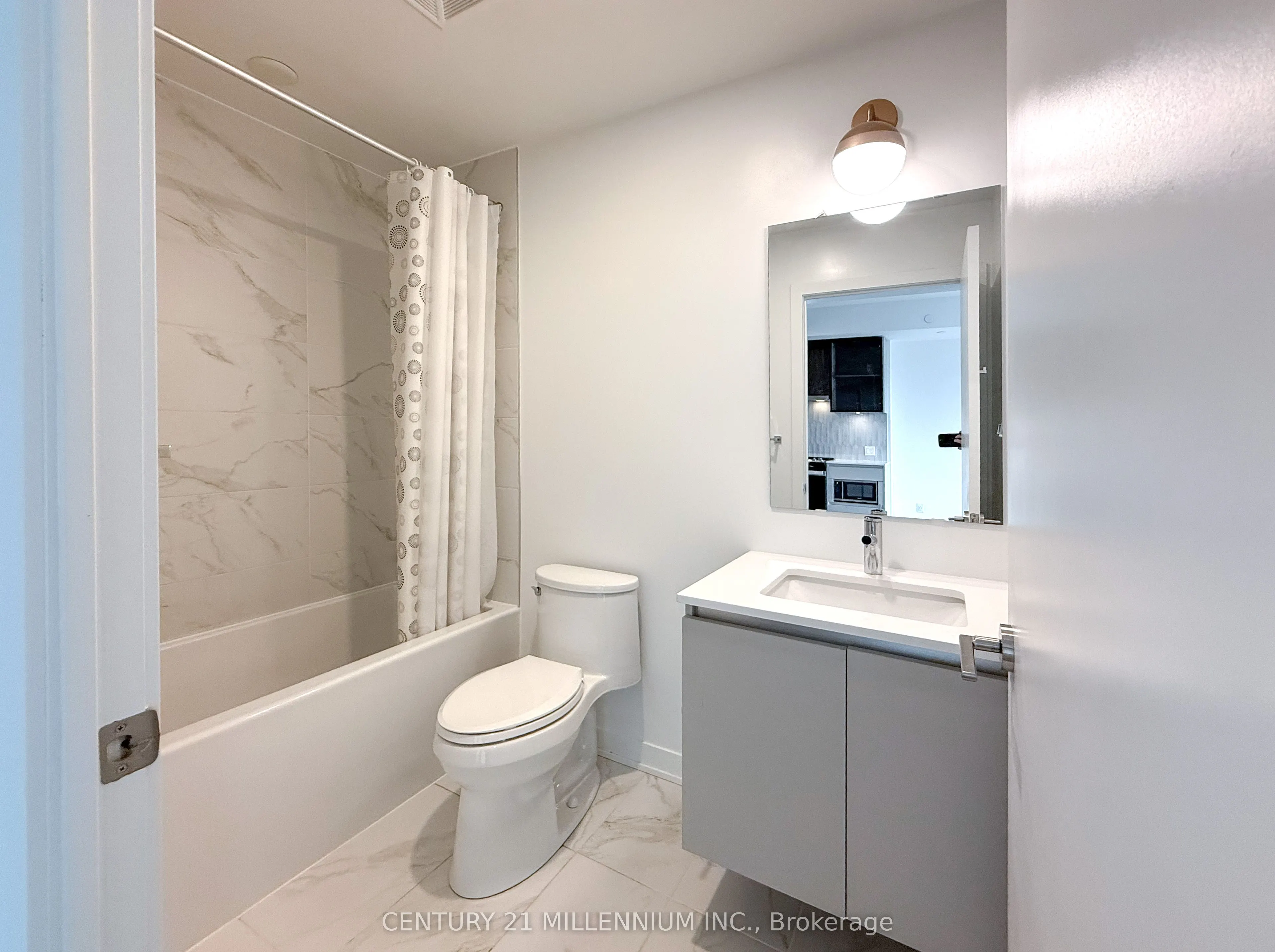 405 Dundas Street W, #715
