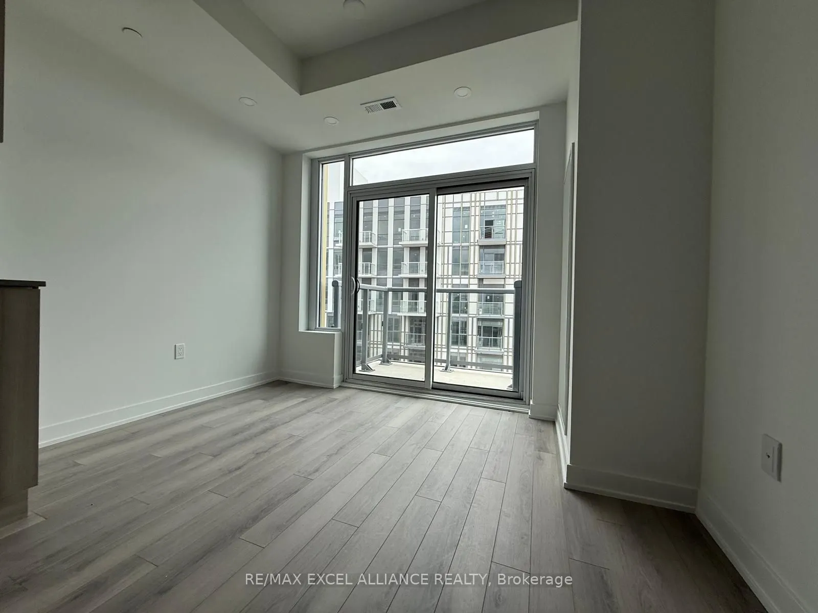 1005 Dundas Street E, #710