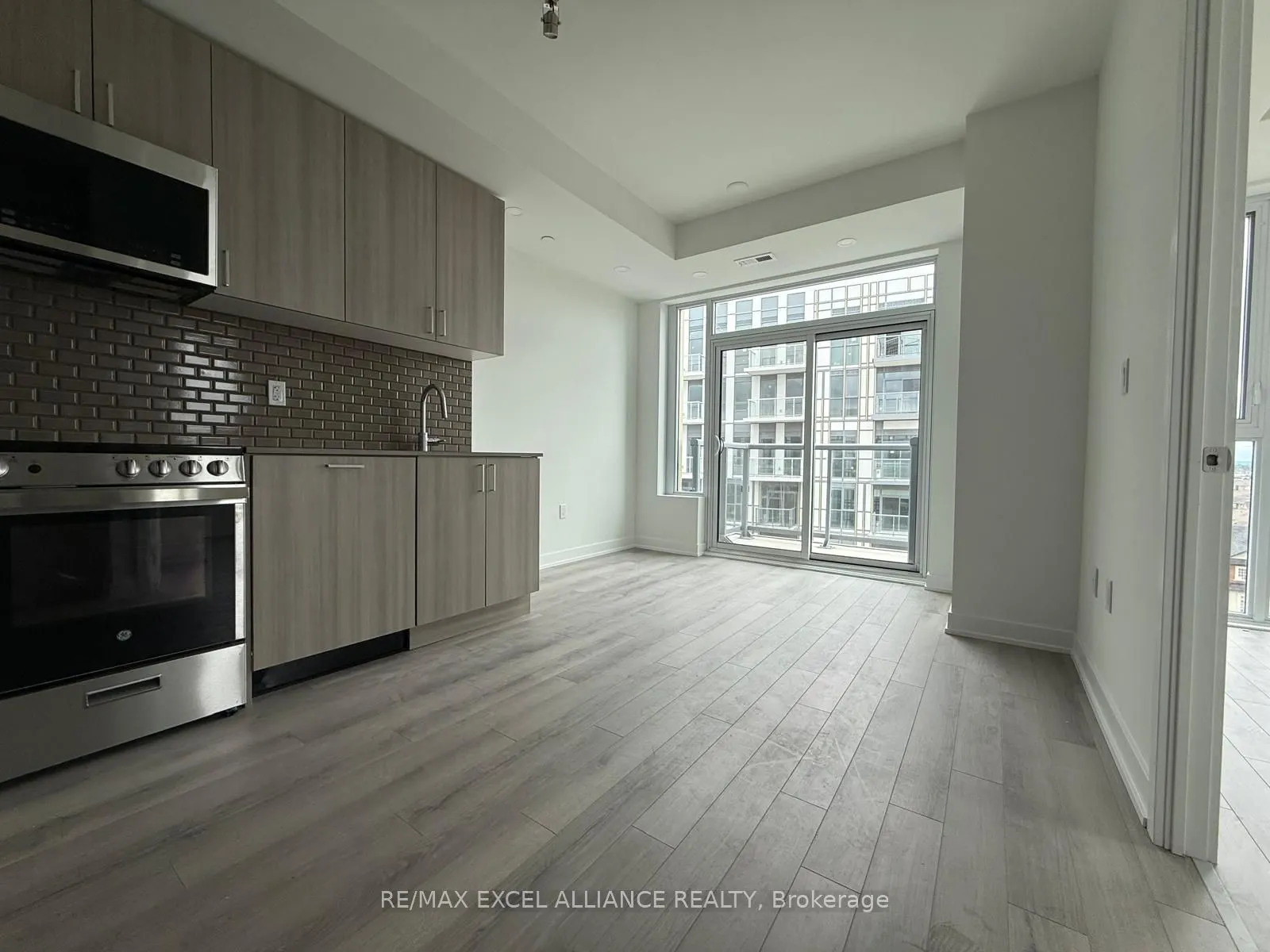 1005 Dundas Street E, #710