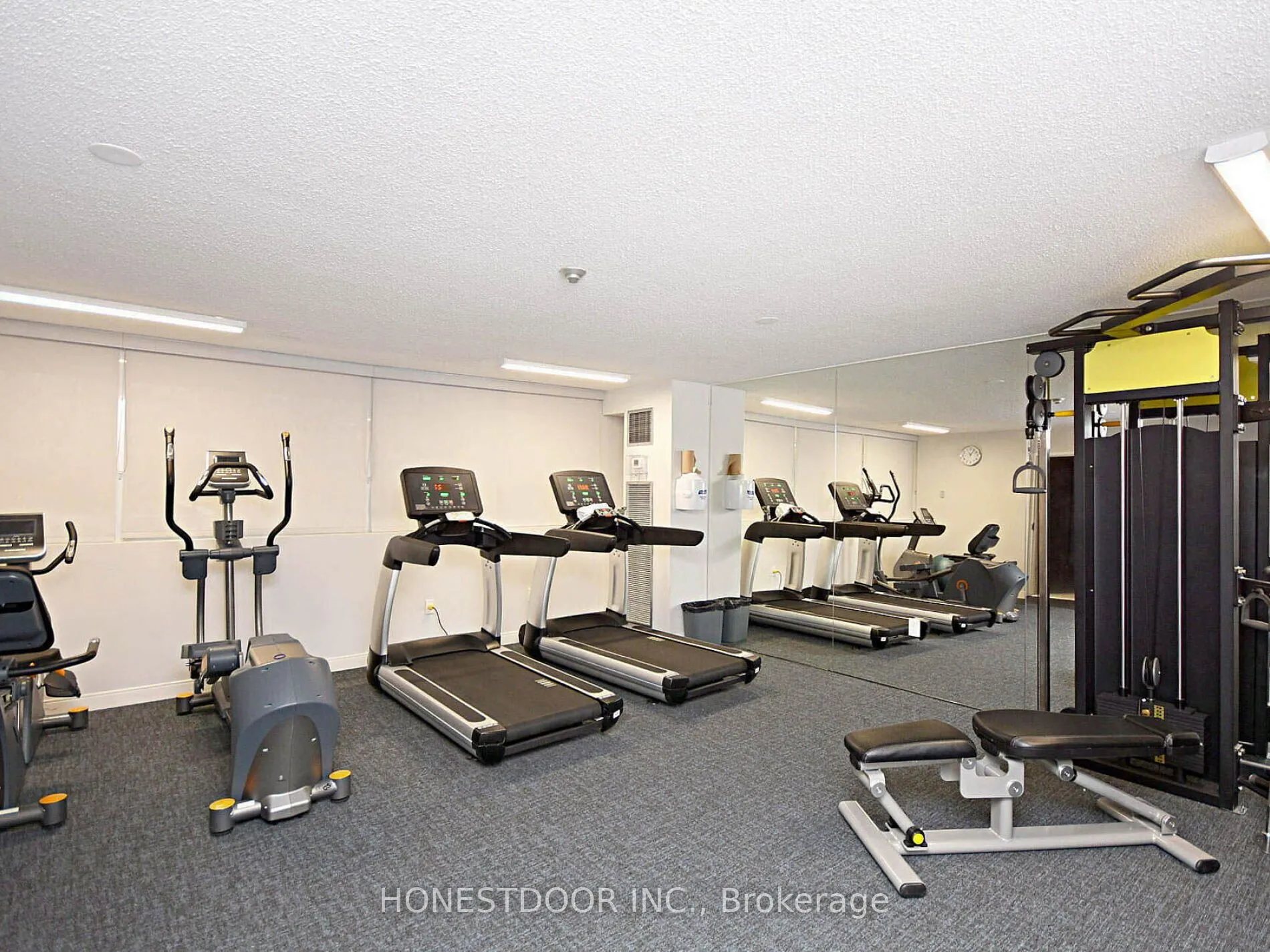 3590 Kaneff Crescent, #808
