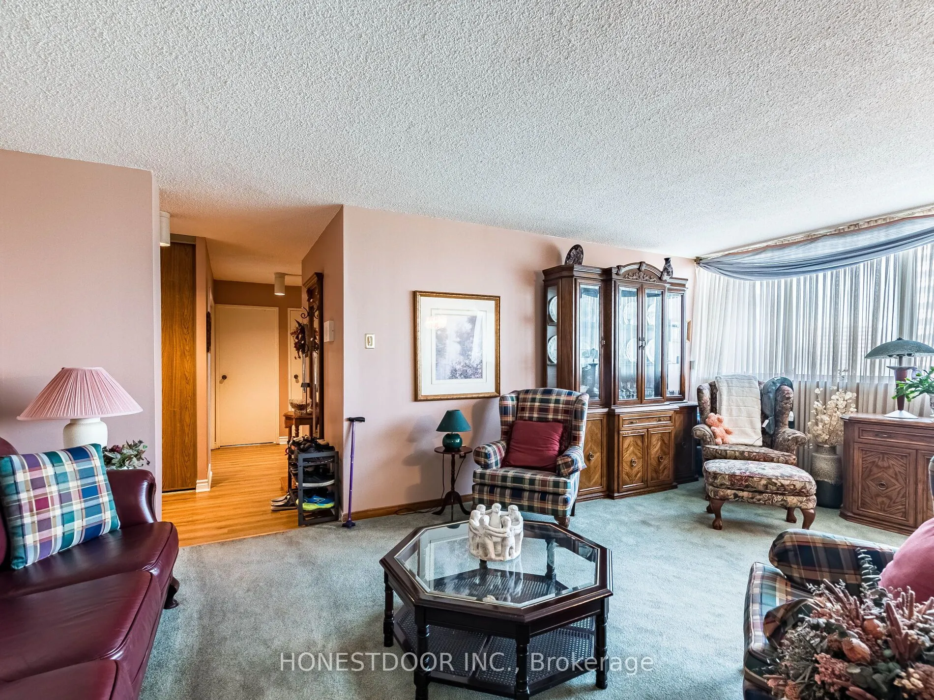 3590 Kaneff Crescent, #808
