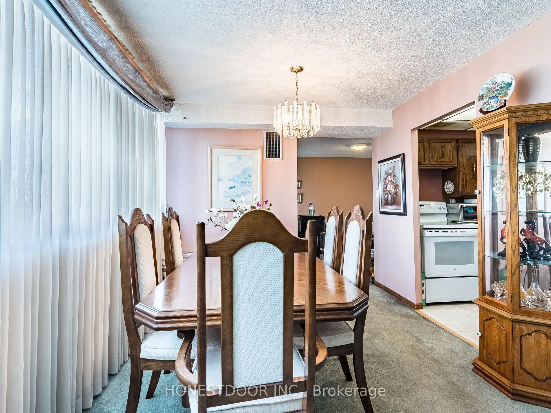 3590 Kaneff Crescent, #808