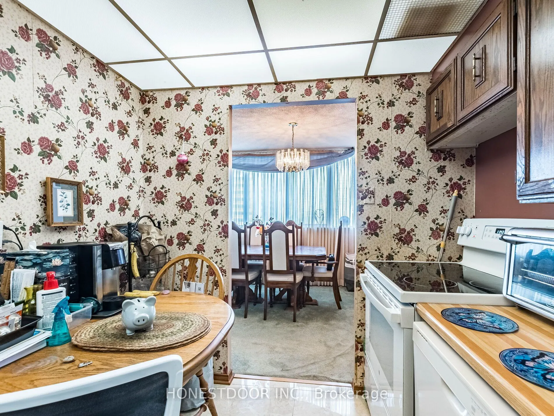 3590 Kaneff Crescent, #808
