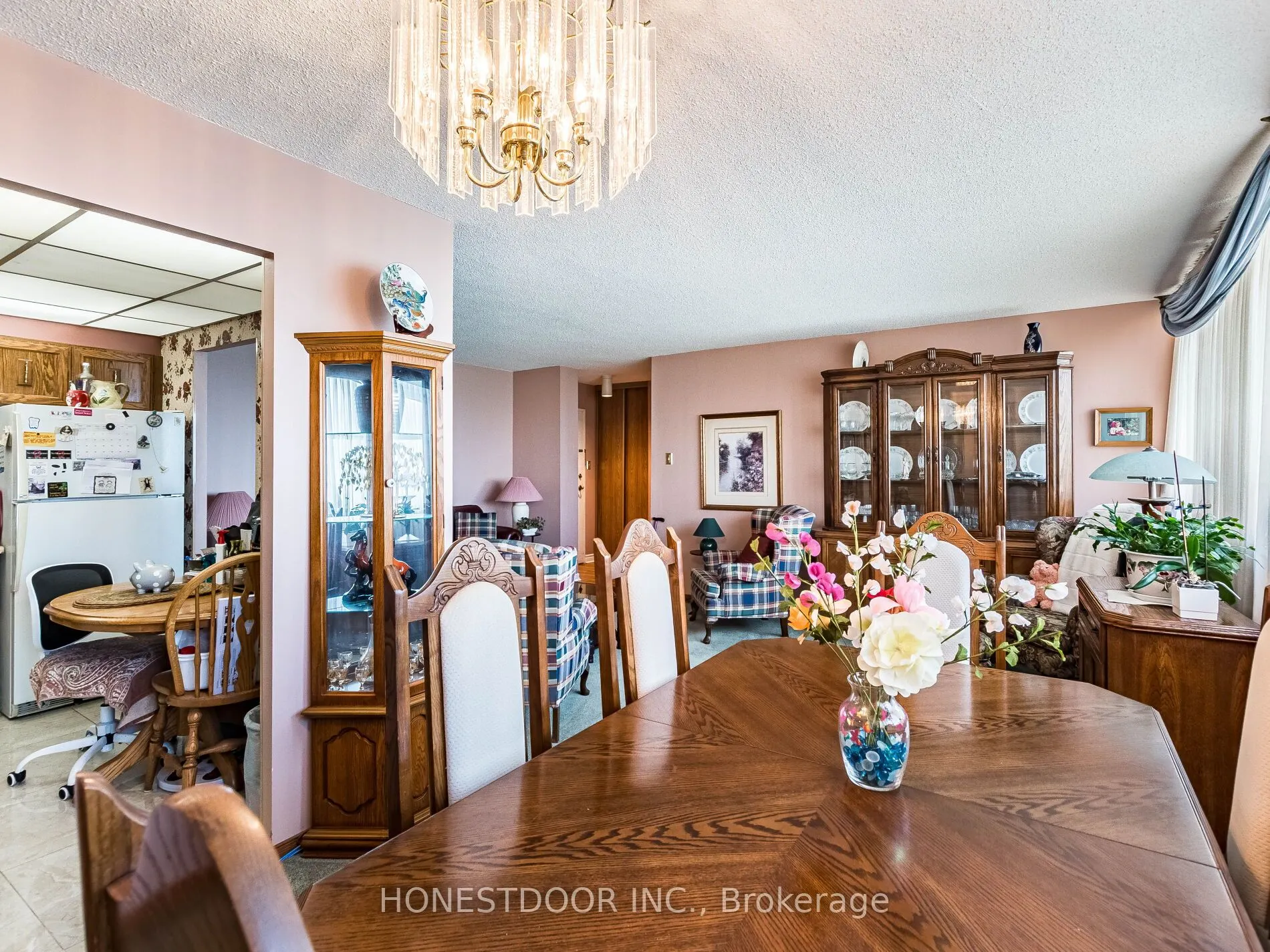 3590 Kaneff Crescent, #808