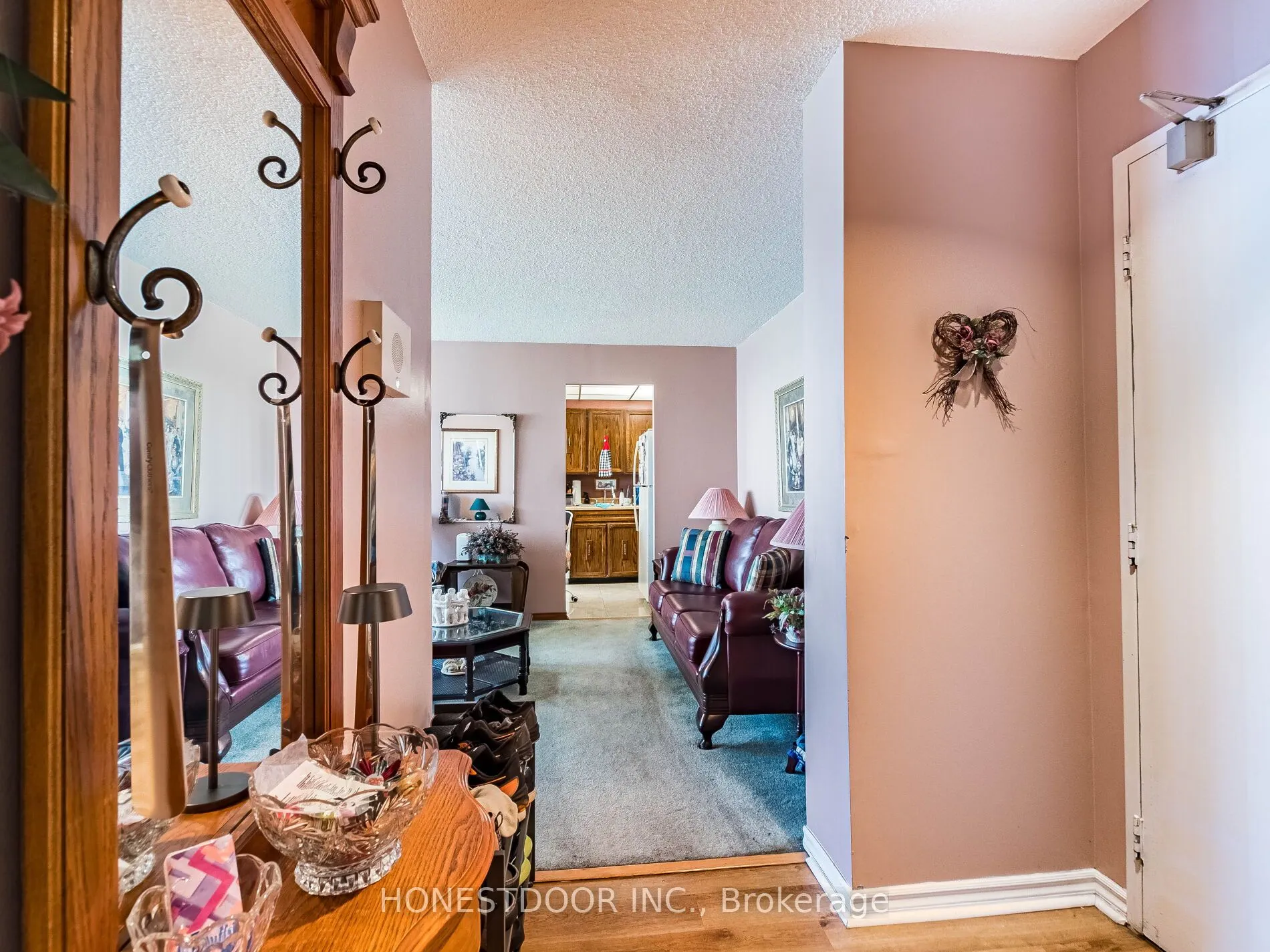 3590 Kaneff Crescent, #808