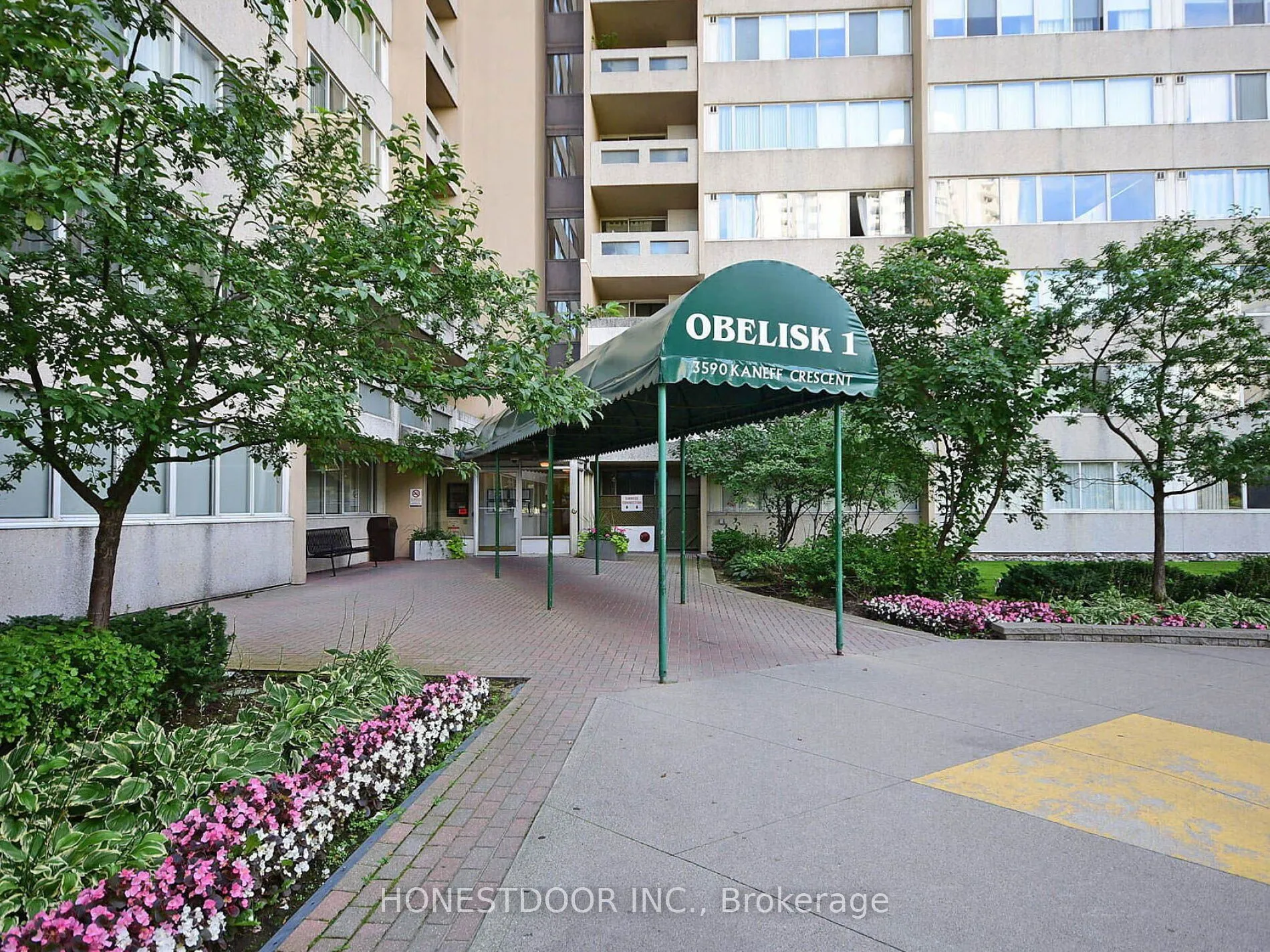 3590 Kaneff Crescent, #808